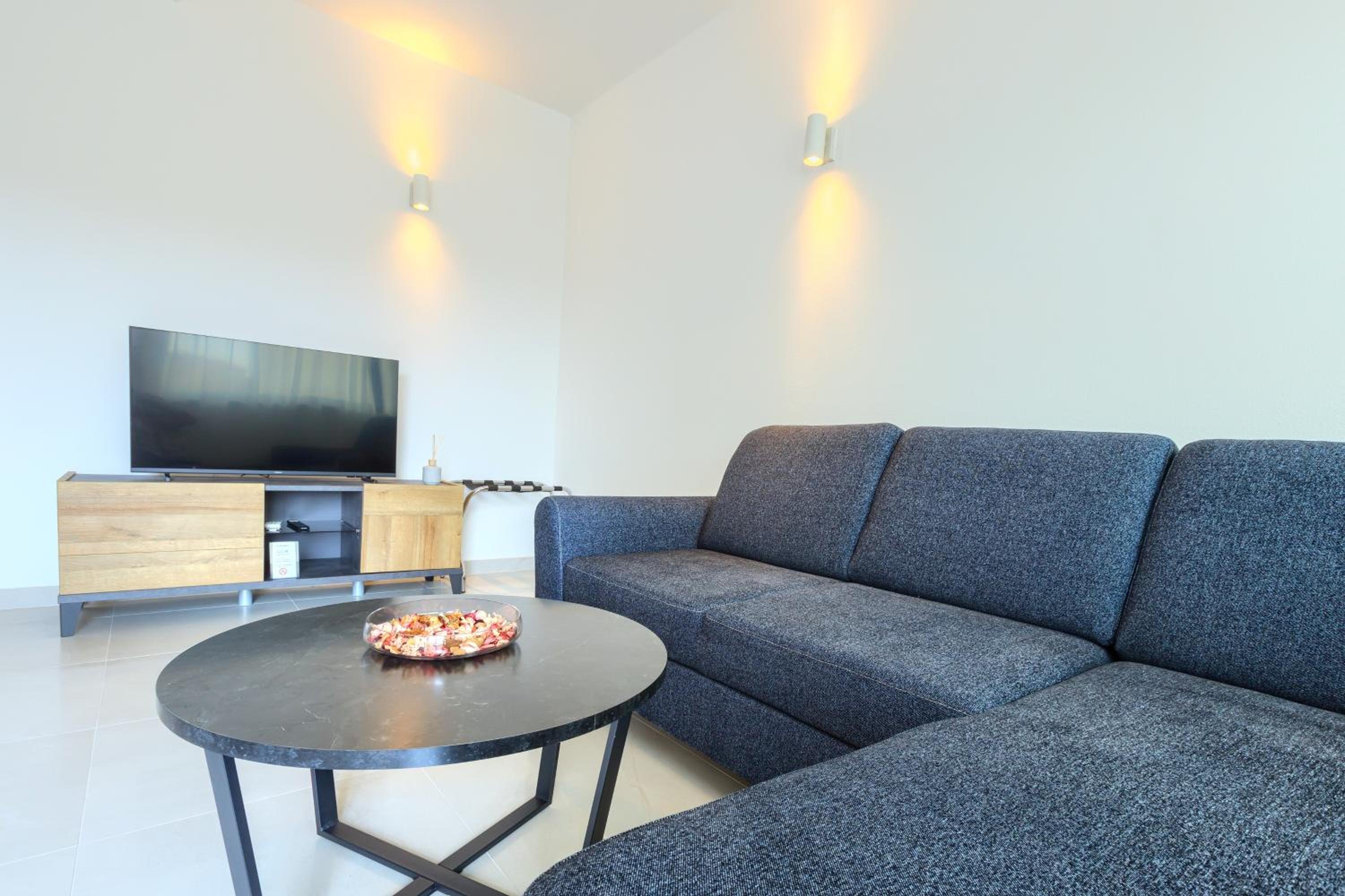 Apartment with Balcony photo 1
