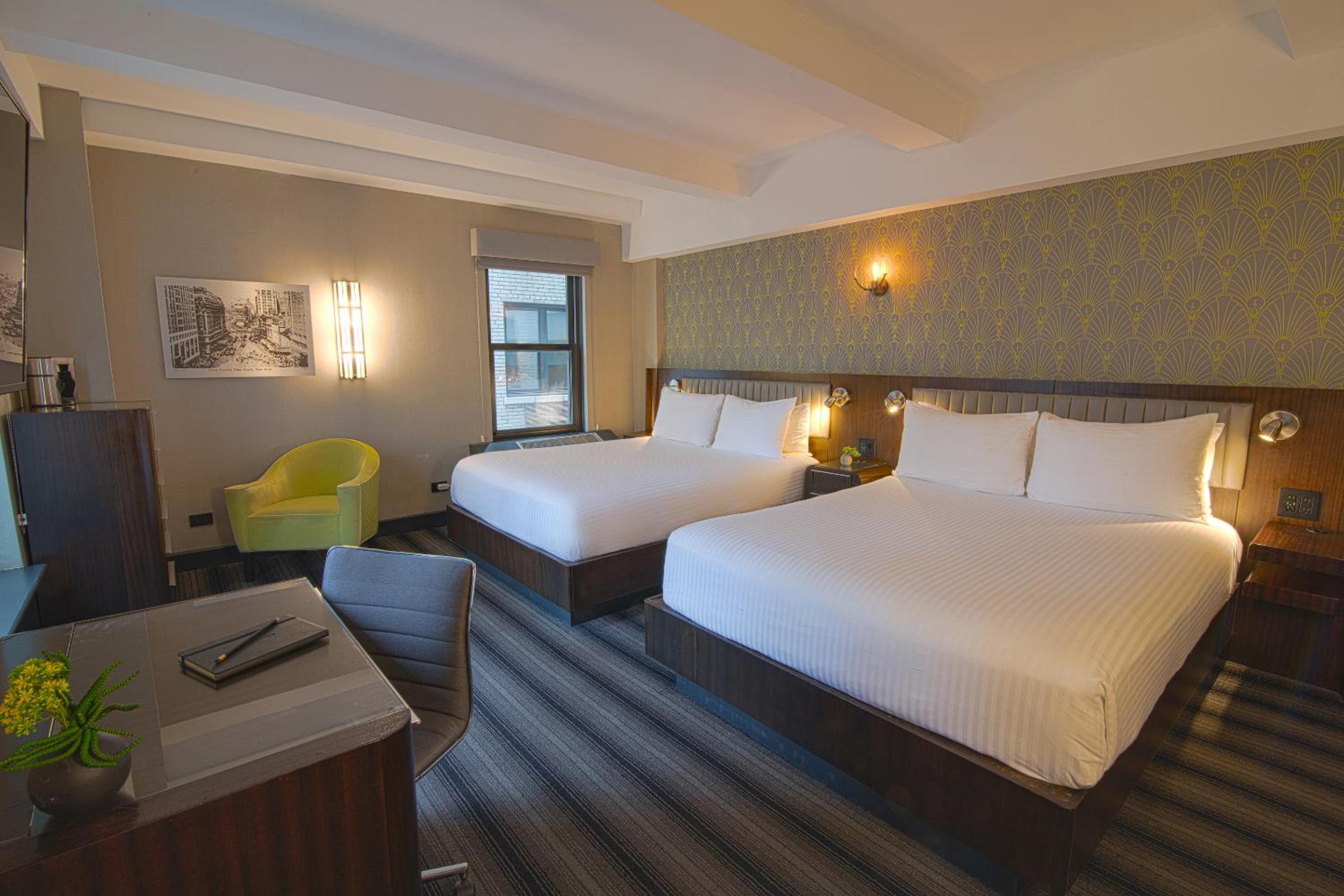 Signature 2 Queen Beds Terrace Suite