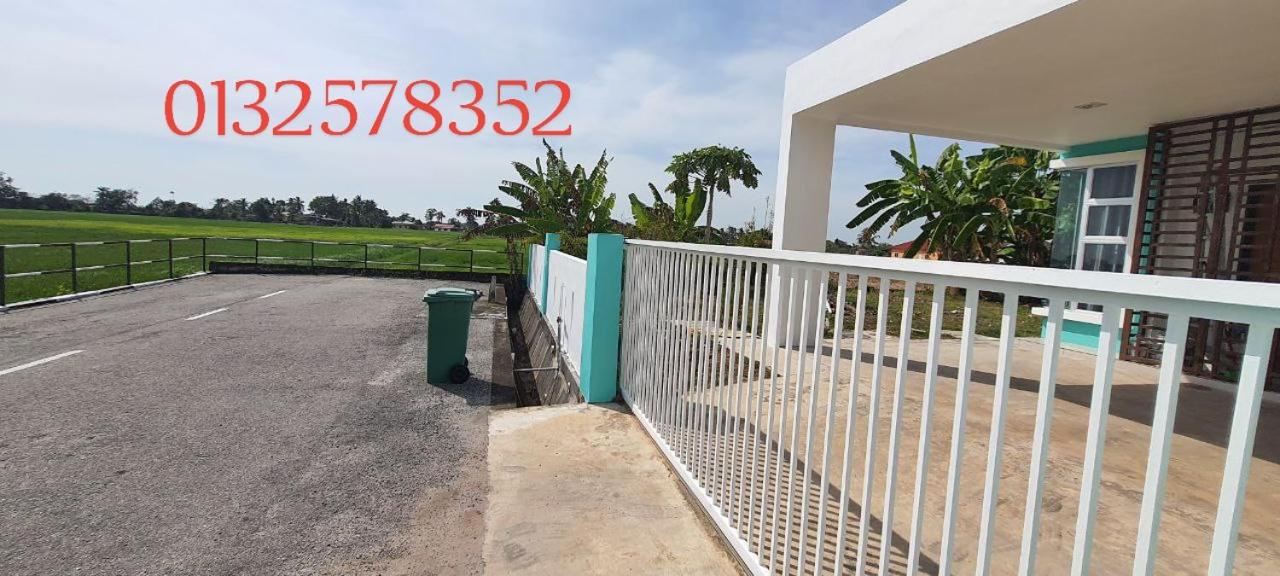 Three-Bedroom House photo 1