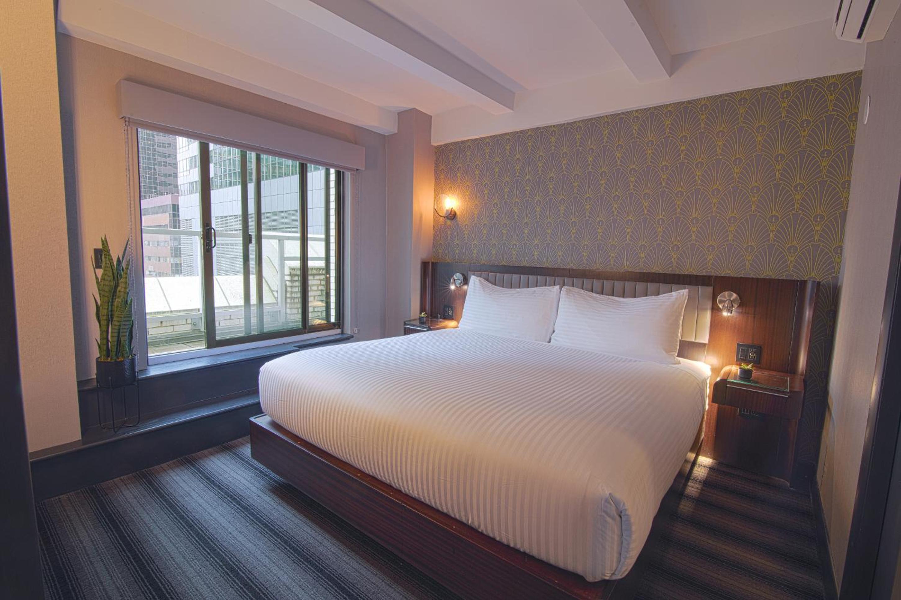 Signature King Terrace Suite