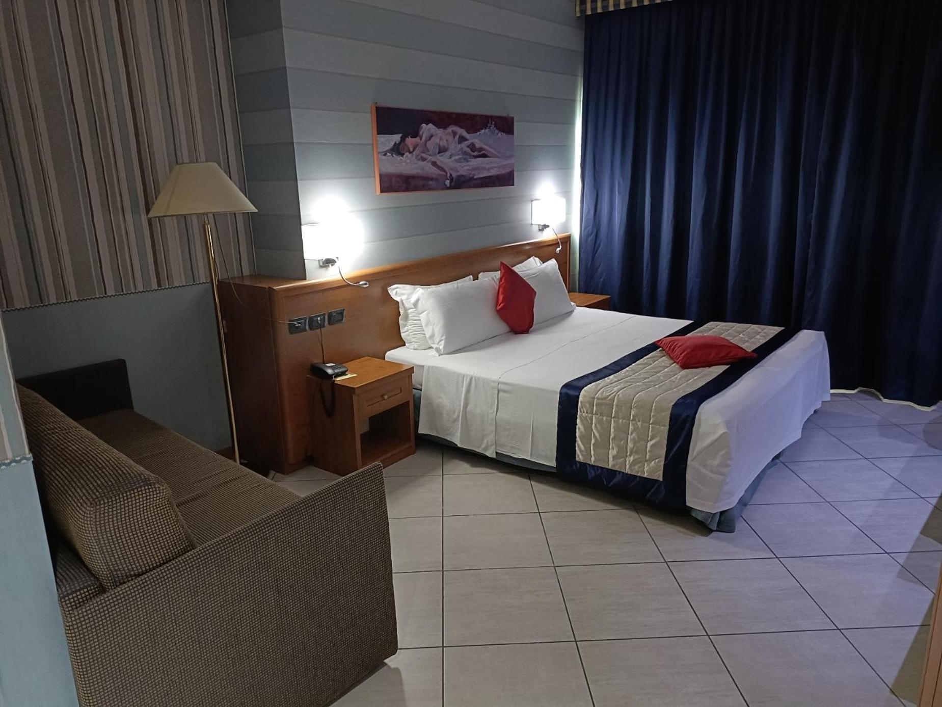 Quadruple Room - Photo 3