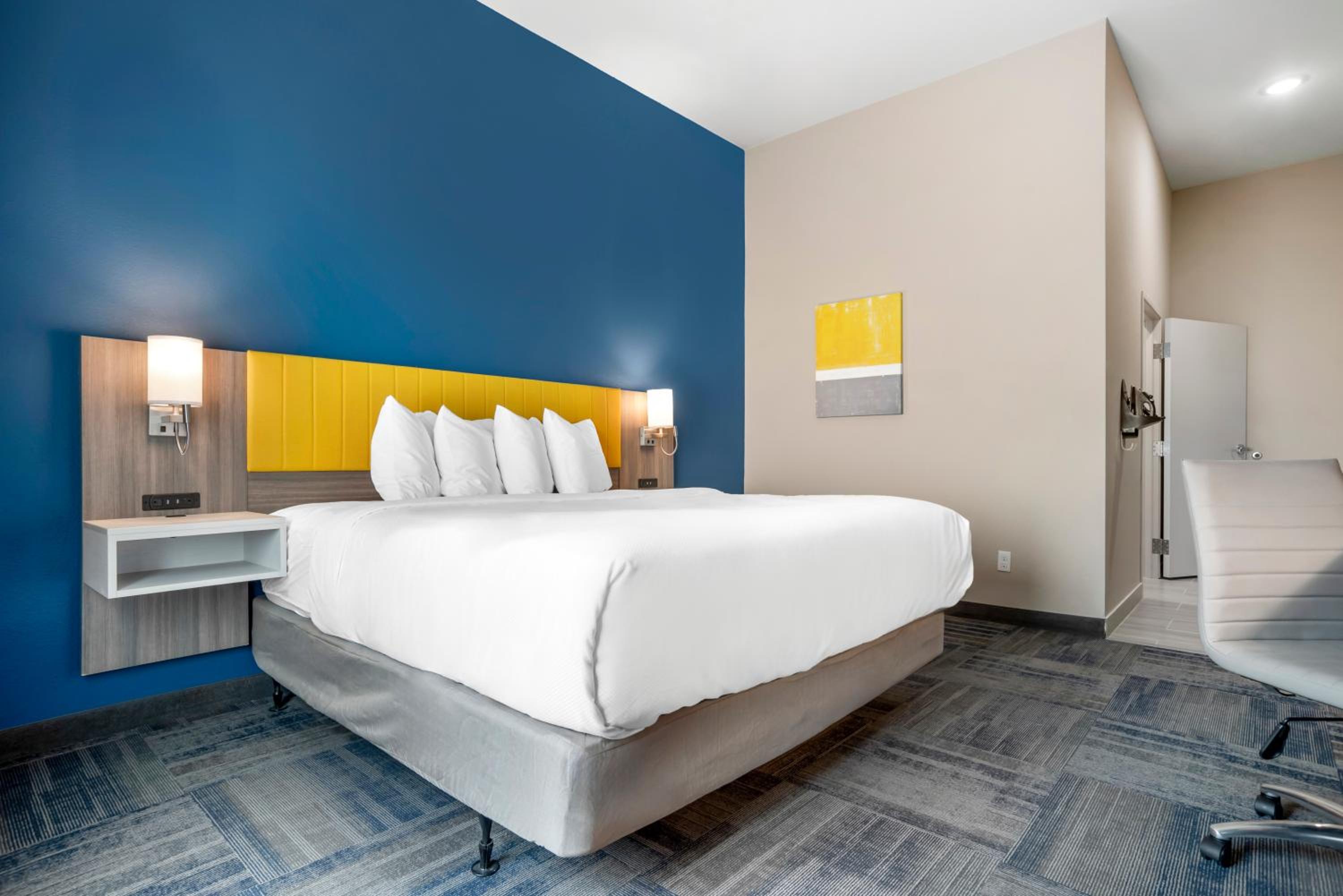 King Room - Accessible/Non Smoking - Photo 4