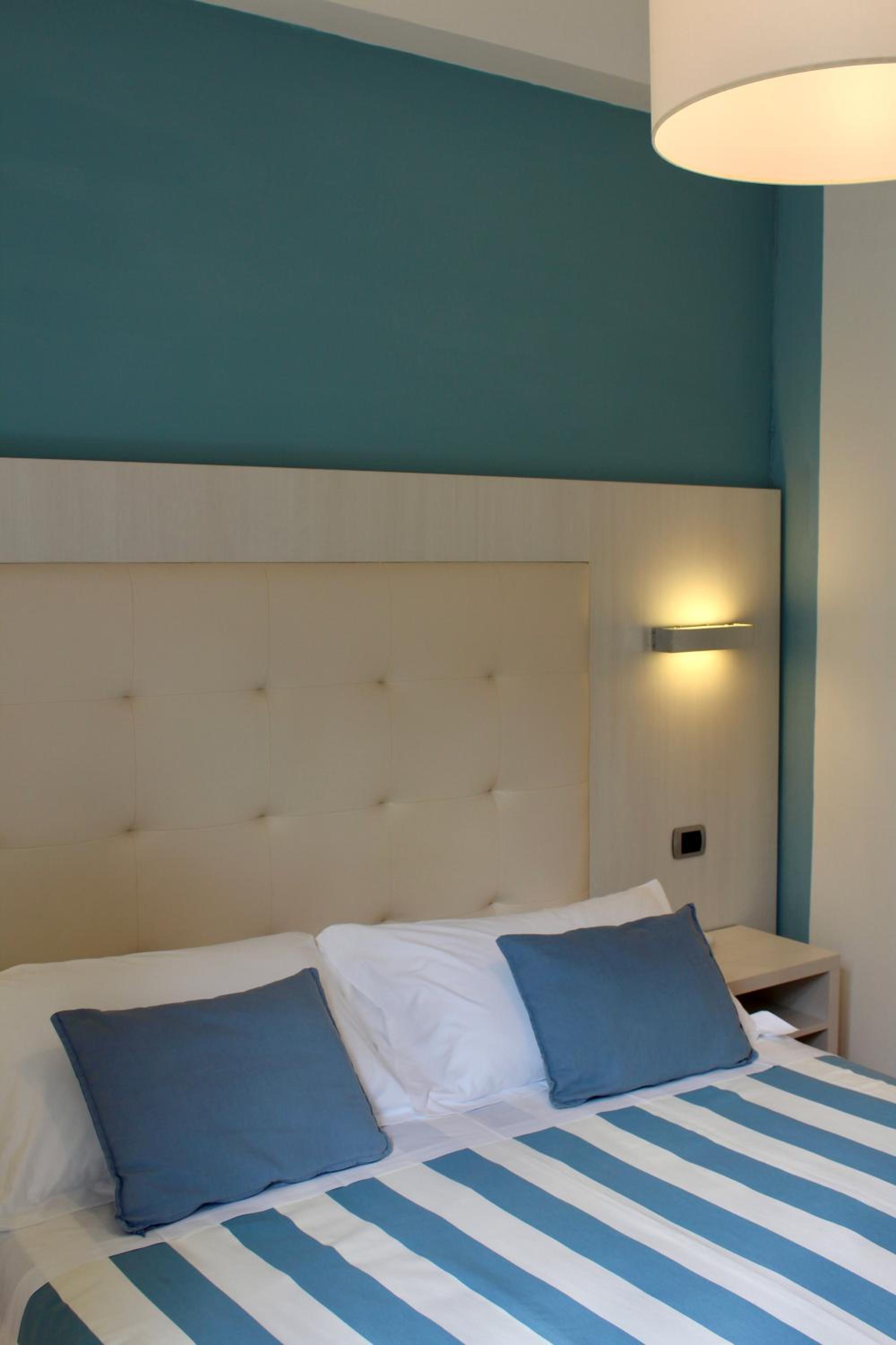 Double or Twin Room with Garden View photo 2