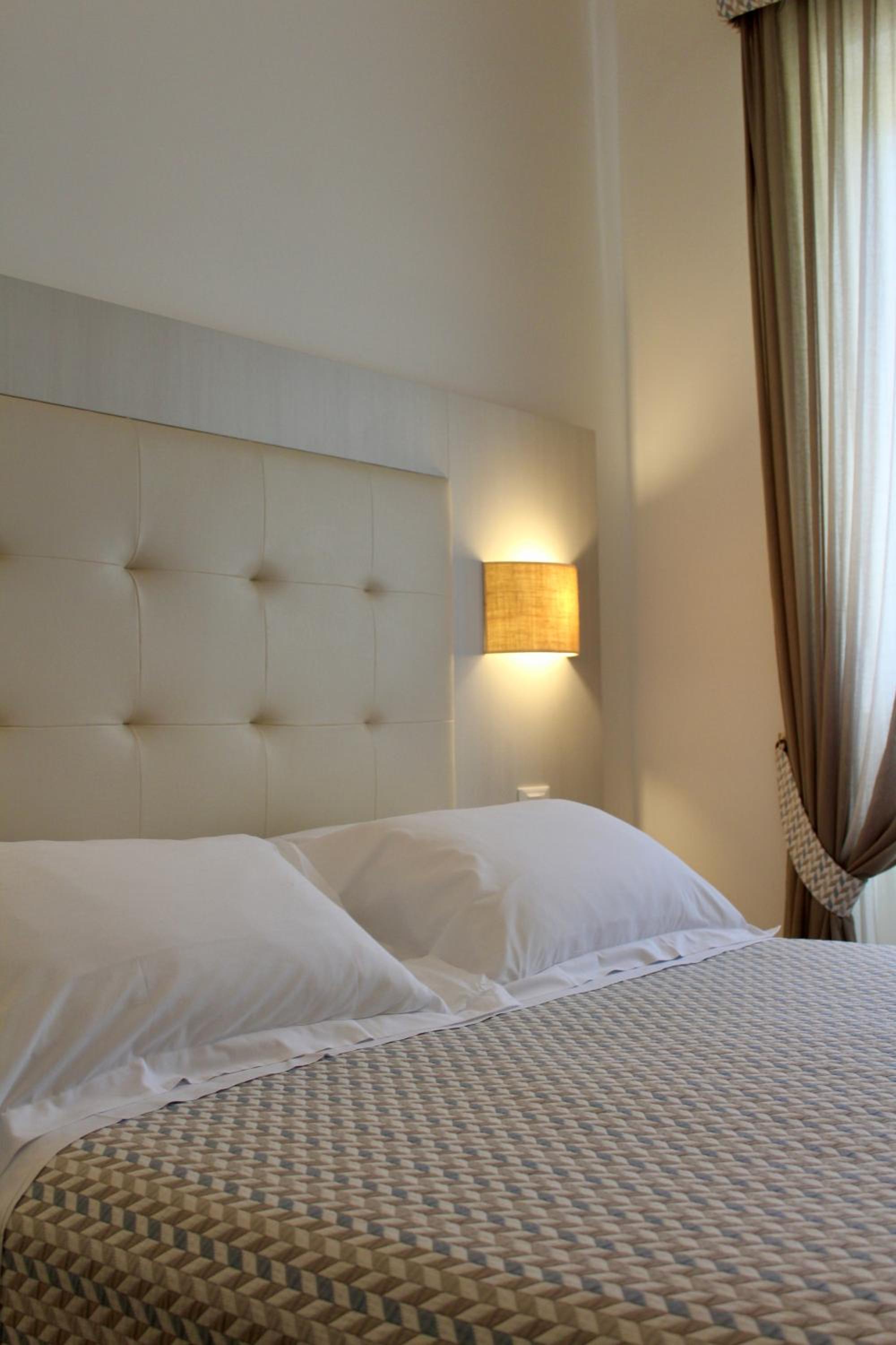 Standard Double or Twin Room - Photo 3