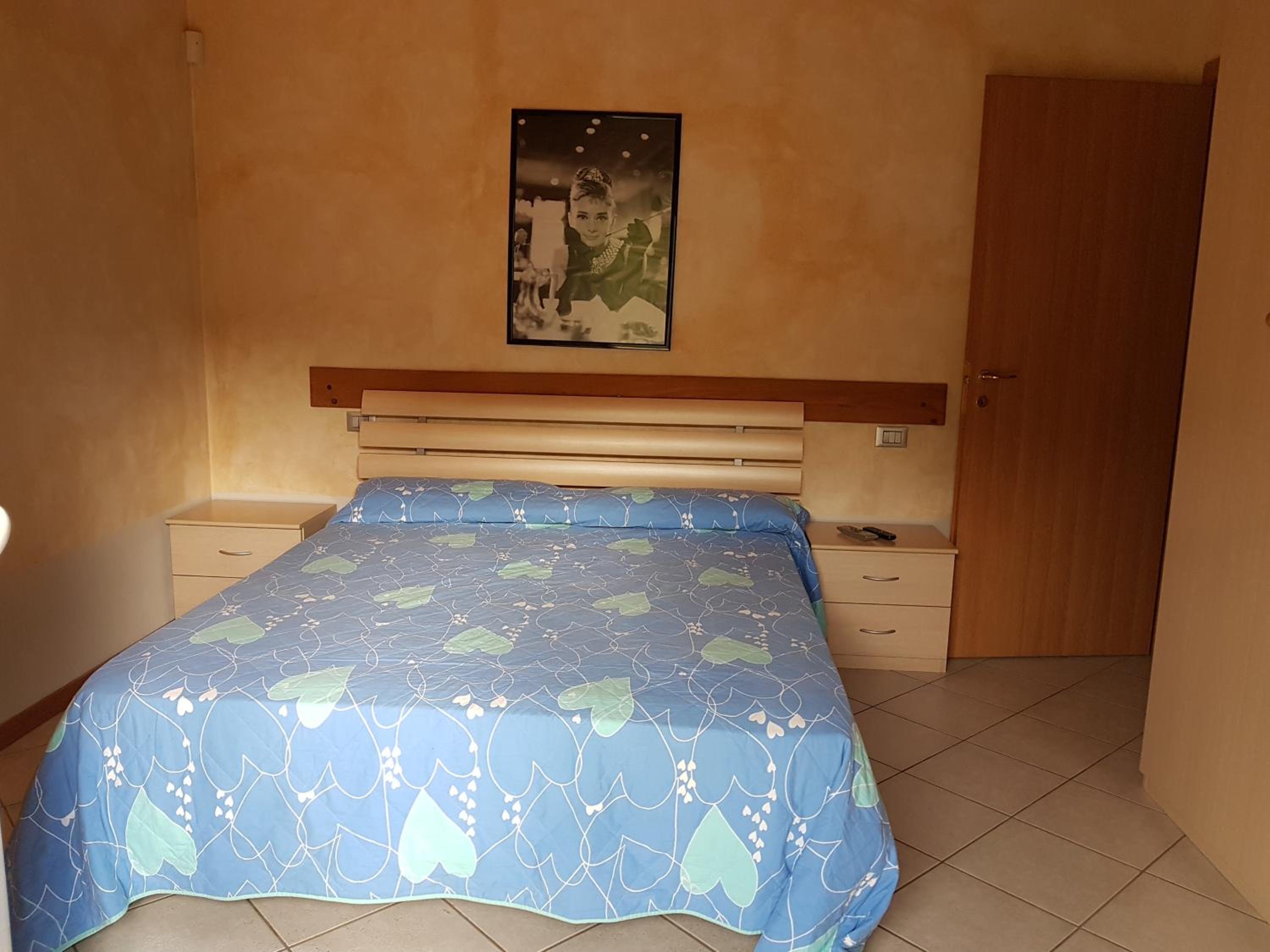 Large Double Room photo 1