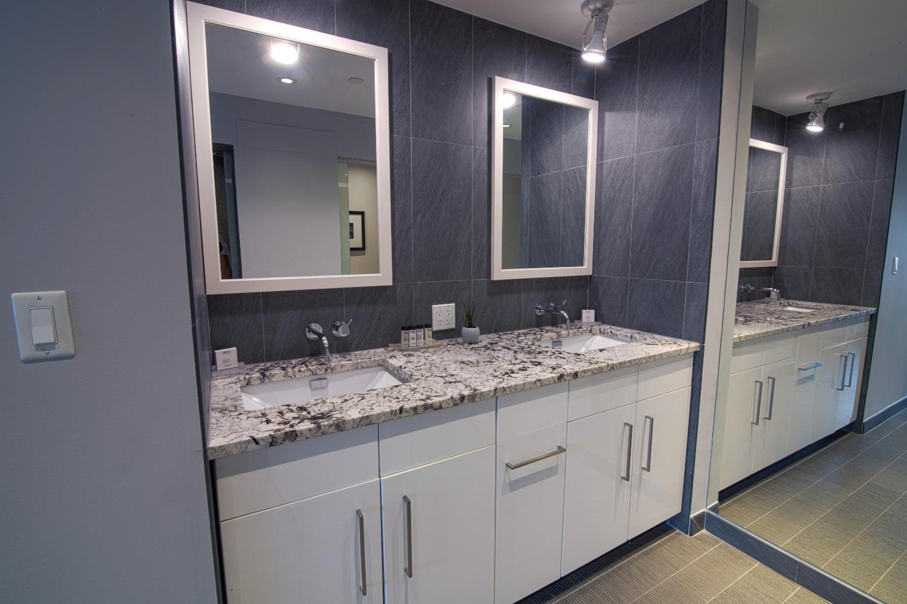 Presidential Suite thumbnail 5