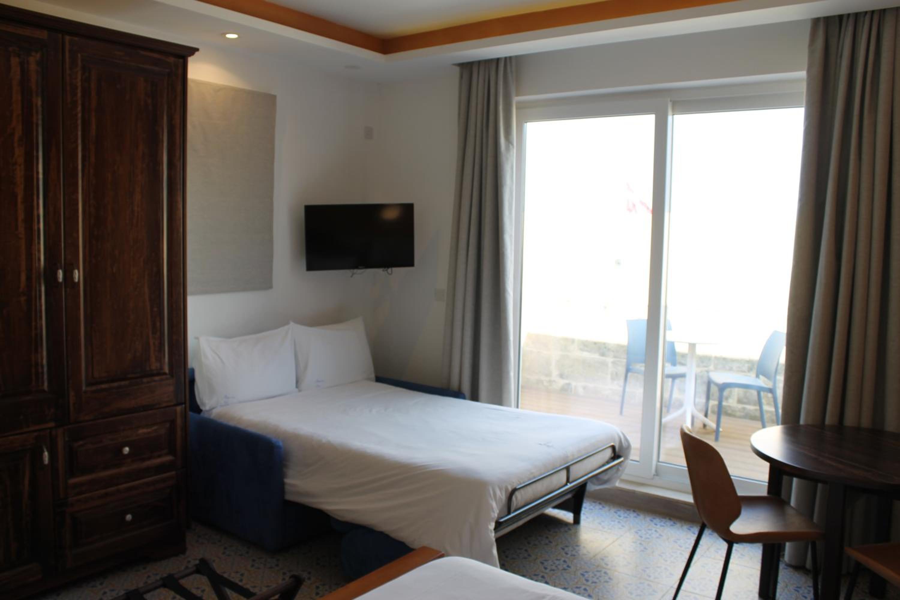 Superior Double or Twin Room with Terrace