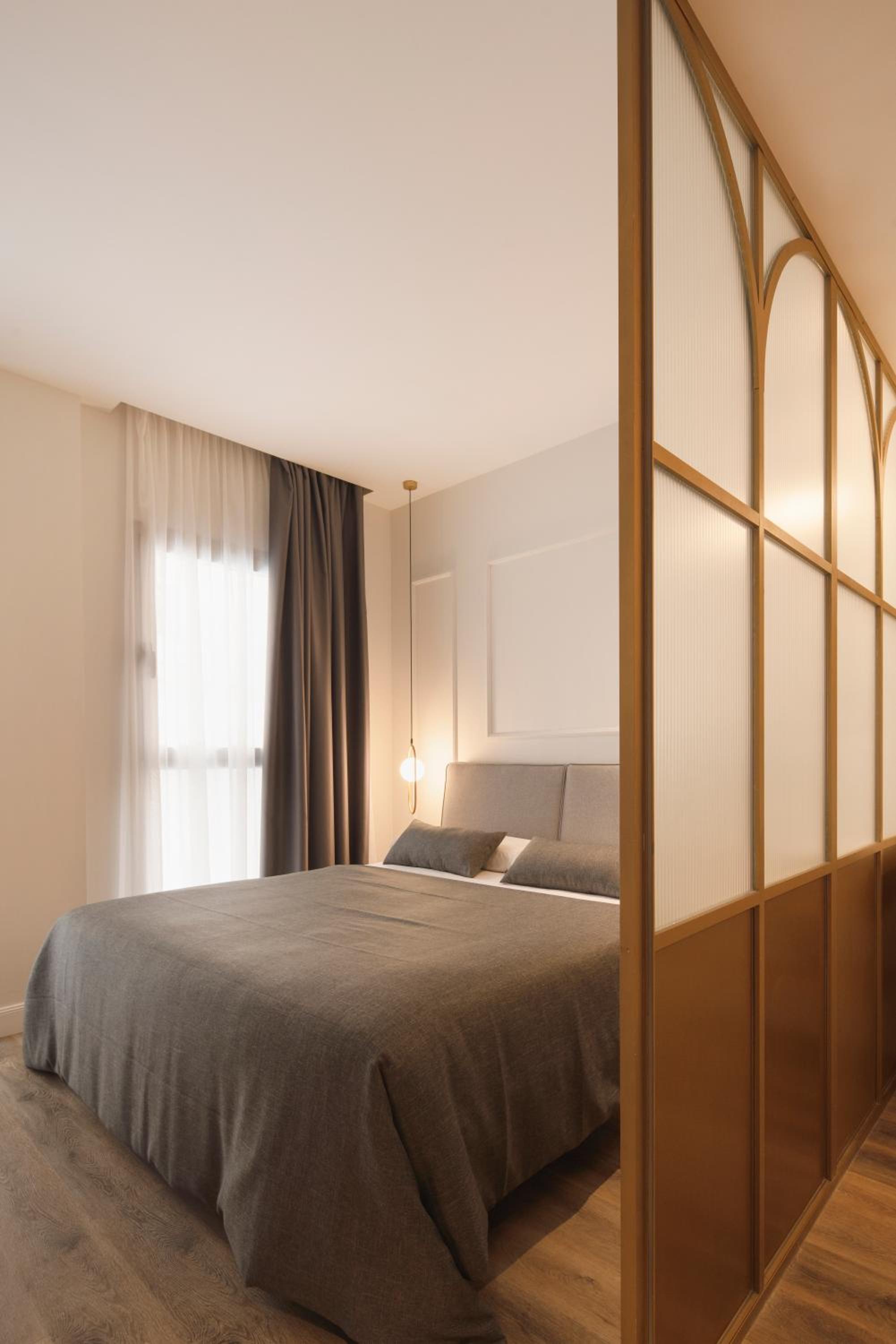 Petit Conqueridor Double Room thumbnail 5