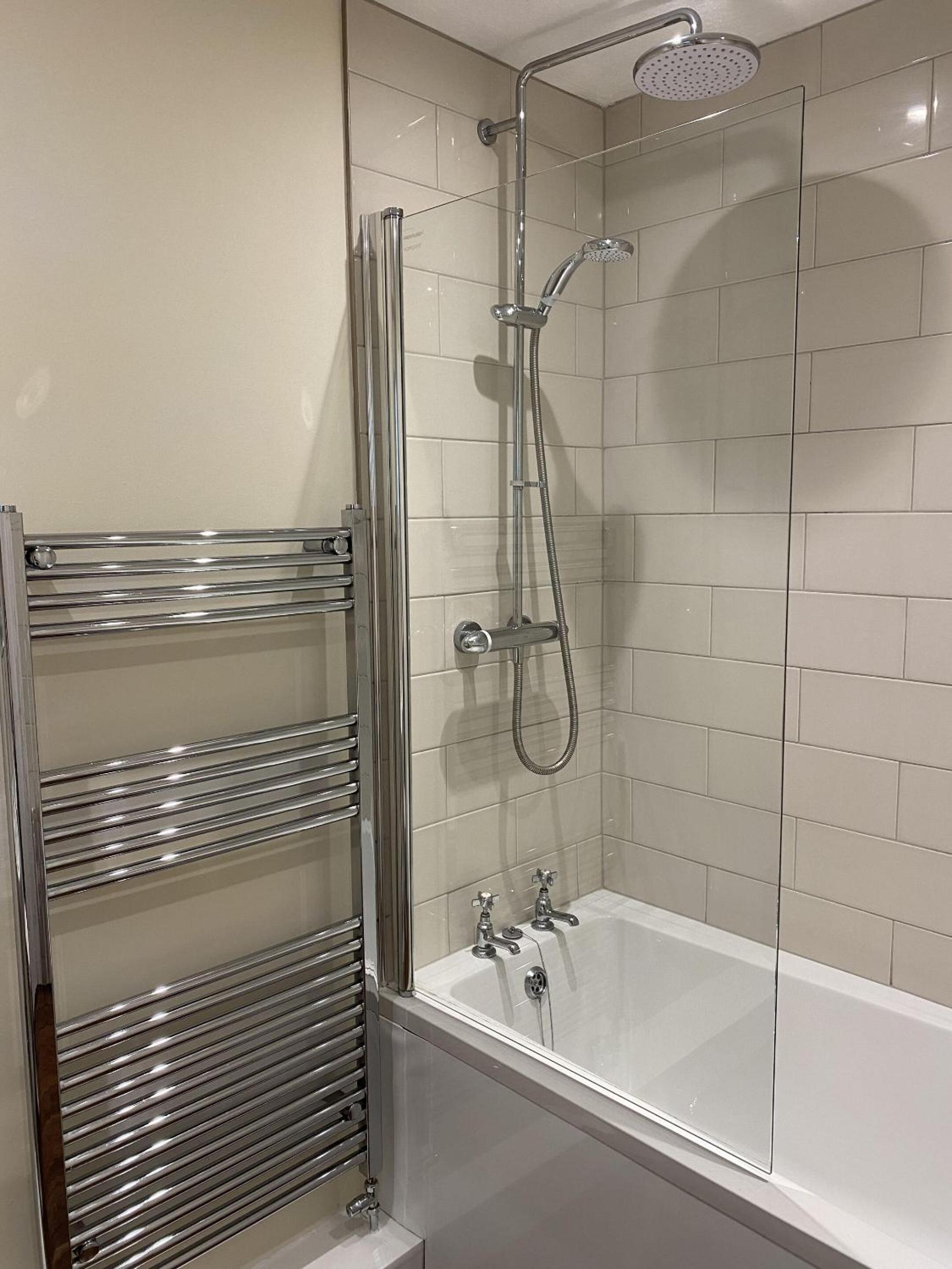 Double Room with Private Bathroom photo 2