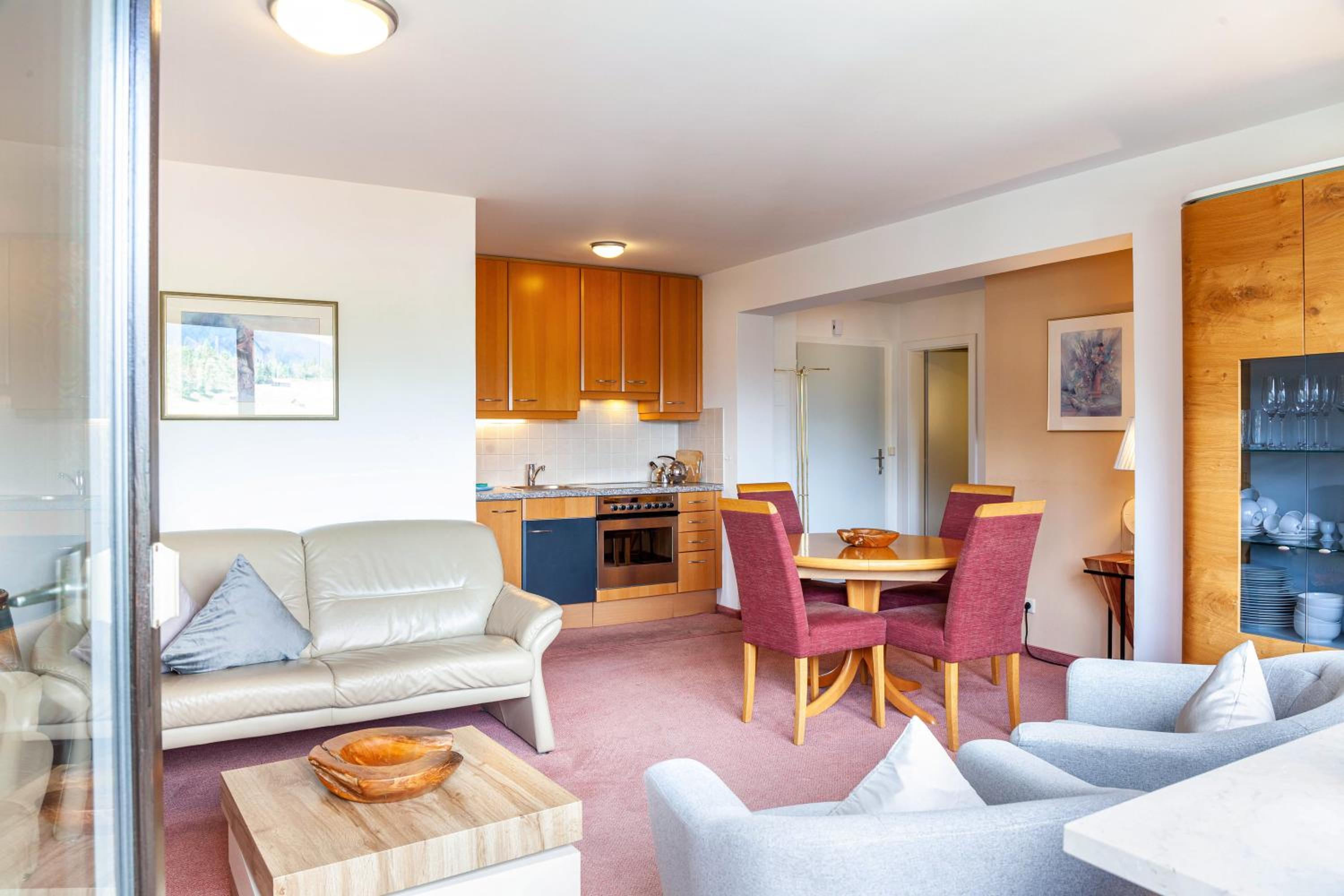 Two-Bedroom Deluxe Apartment with Garden View