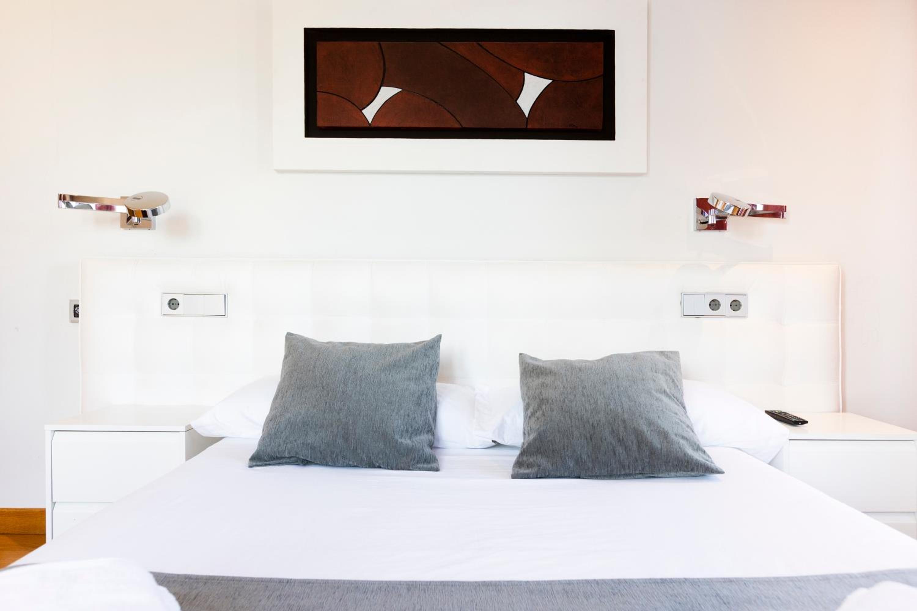 Apartment with Pool View 