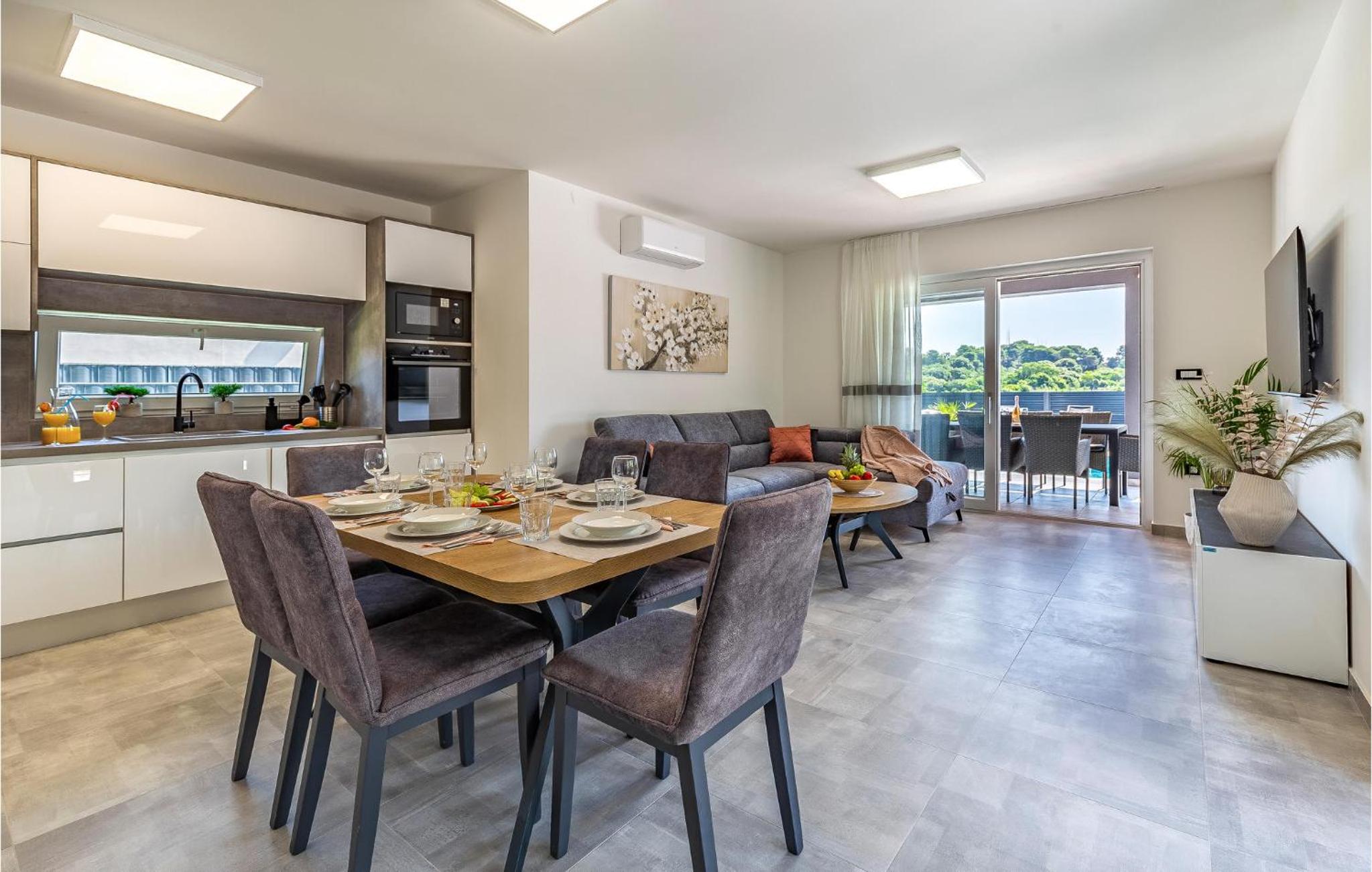 Three-Bedroom Vacation Home 