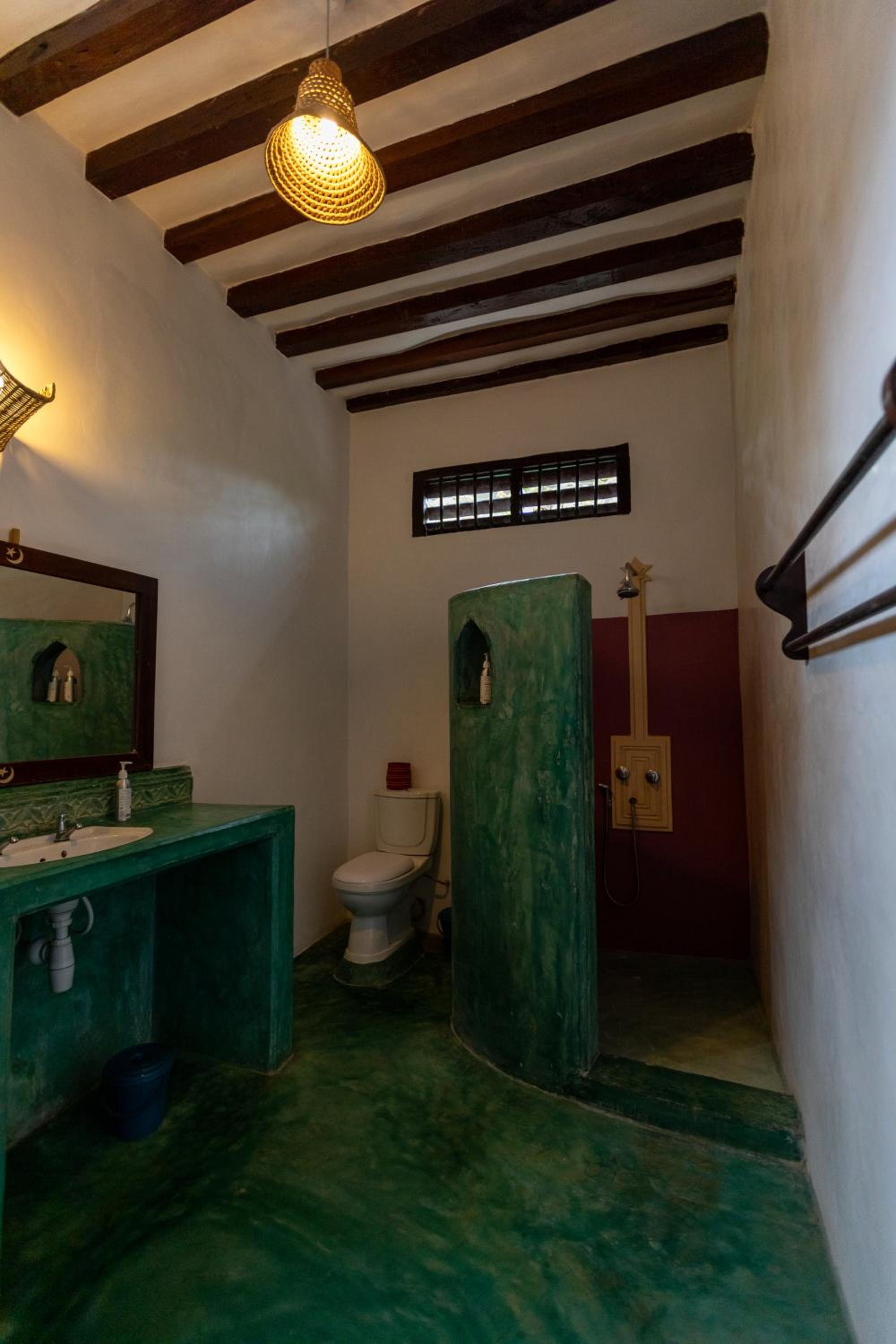 Double Room with Extra Bed - Photo 11