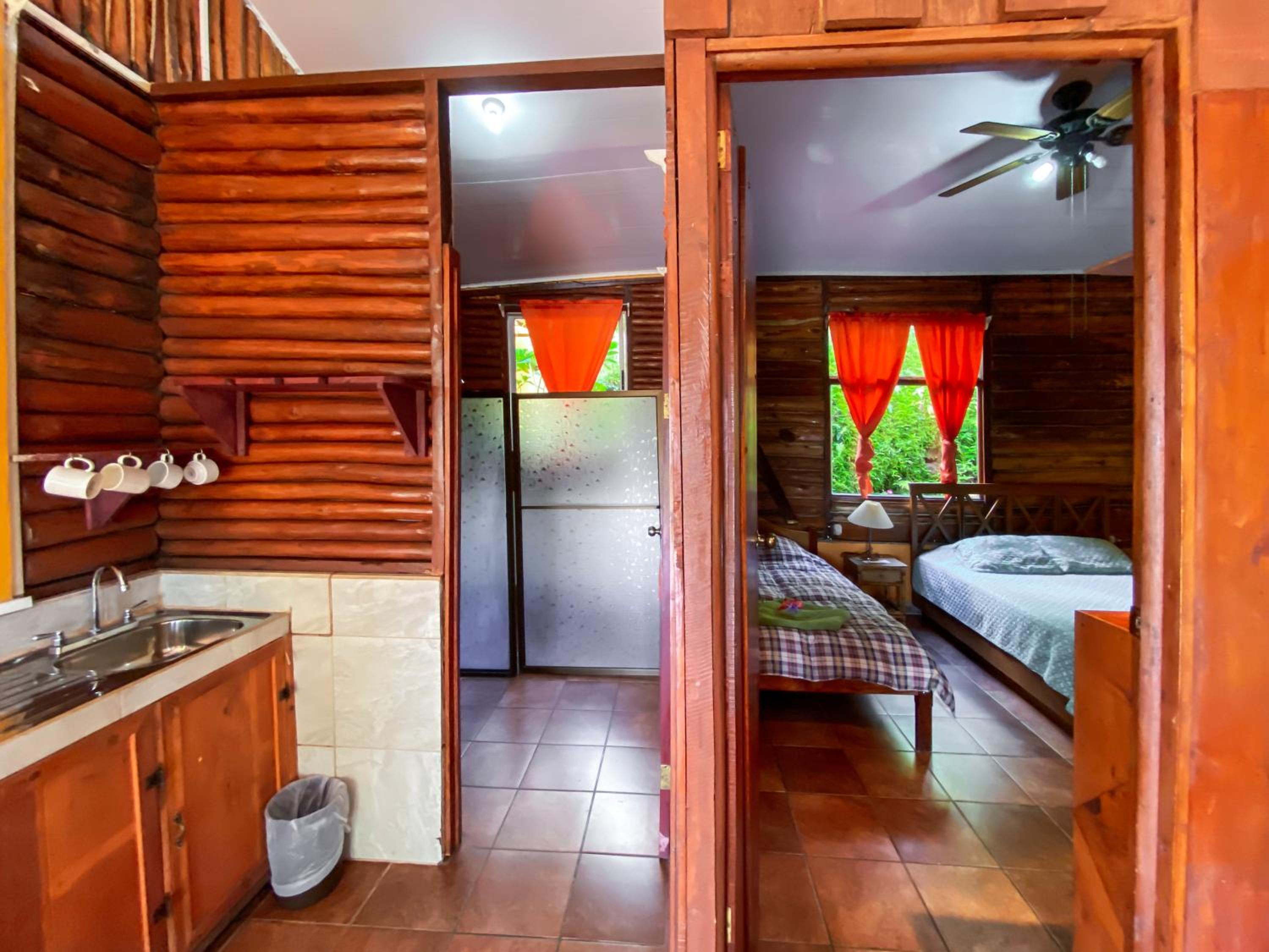 Basic Triple Room photo 2