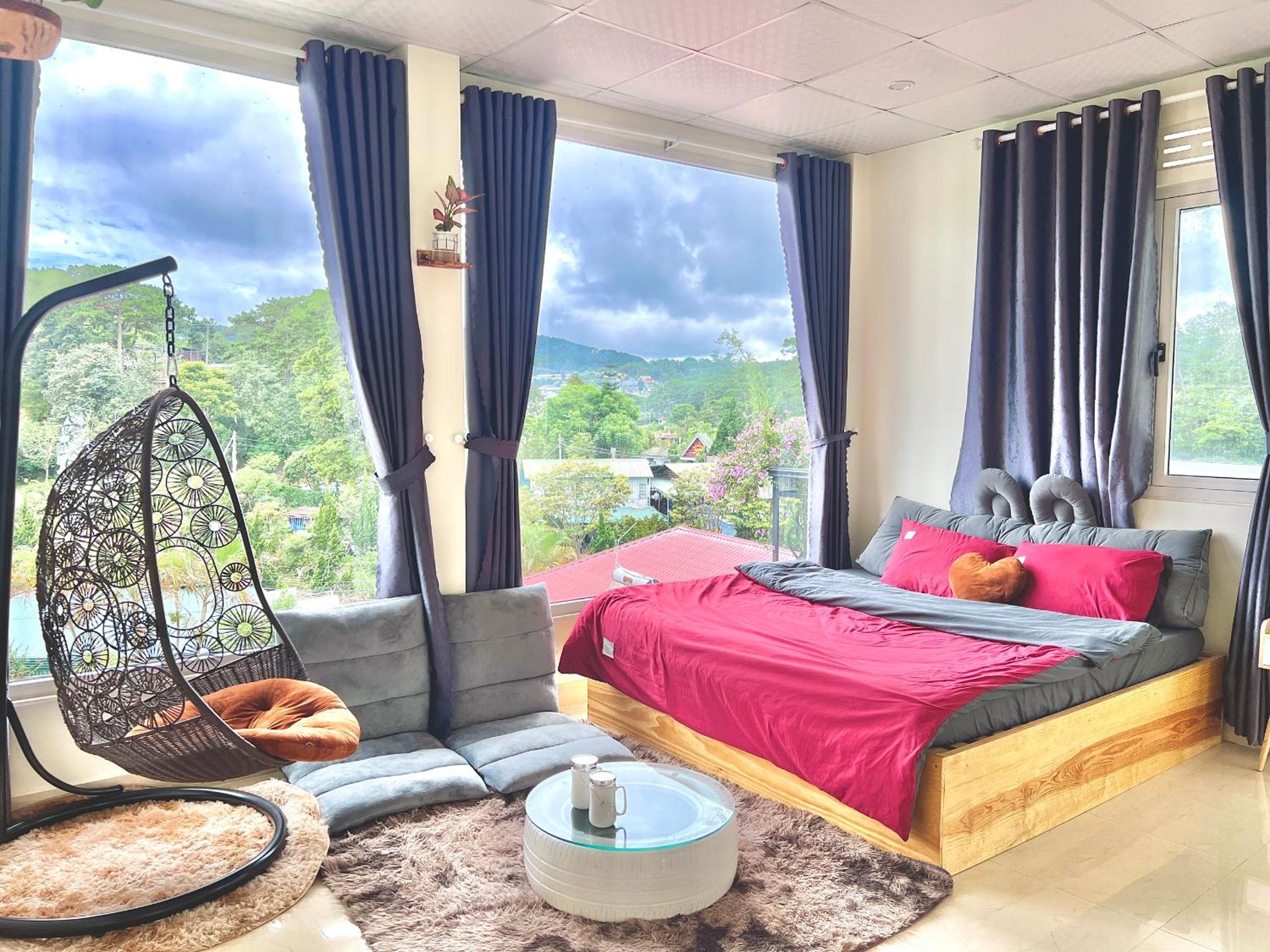 King Room with Mountain View photo 1