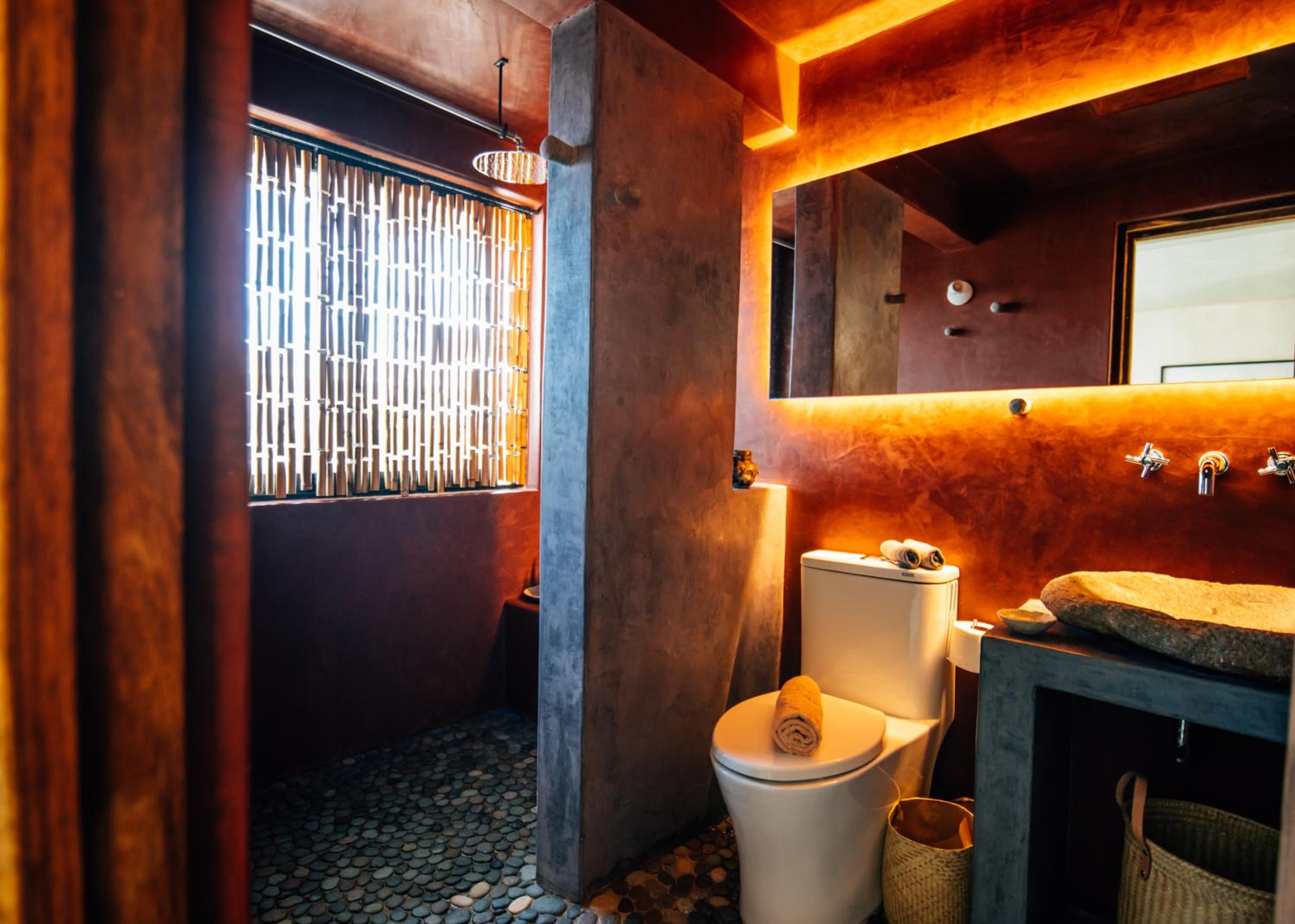 Junior Suite with Balcony - Photo 2