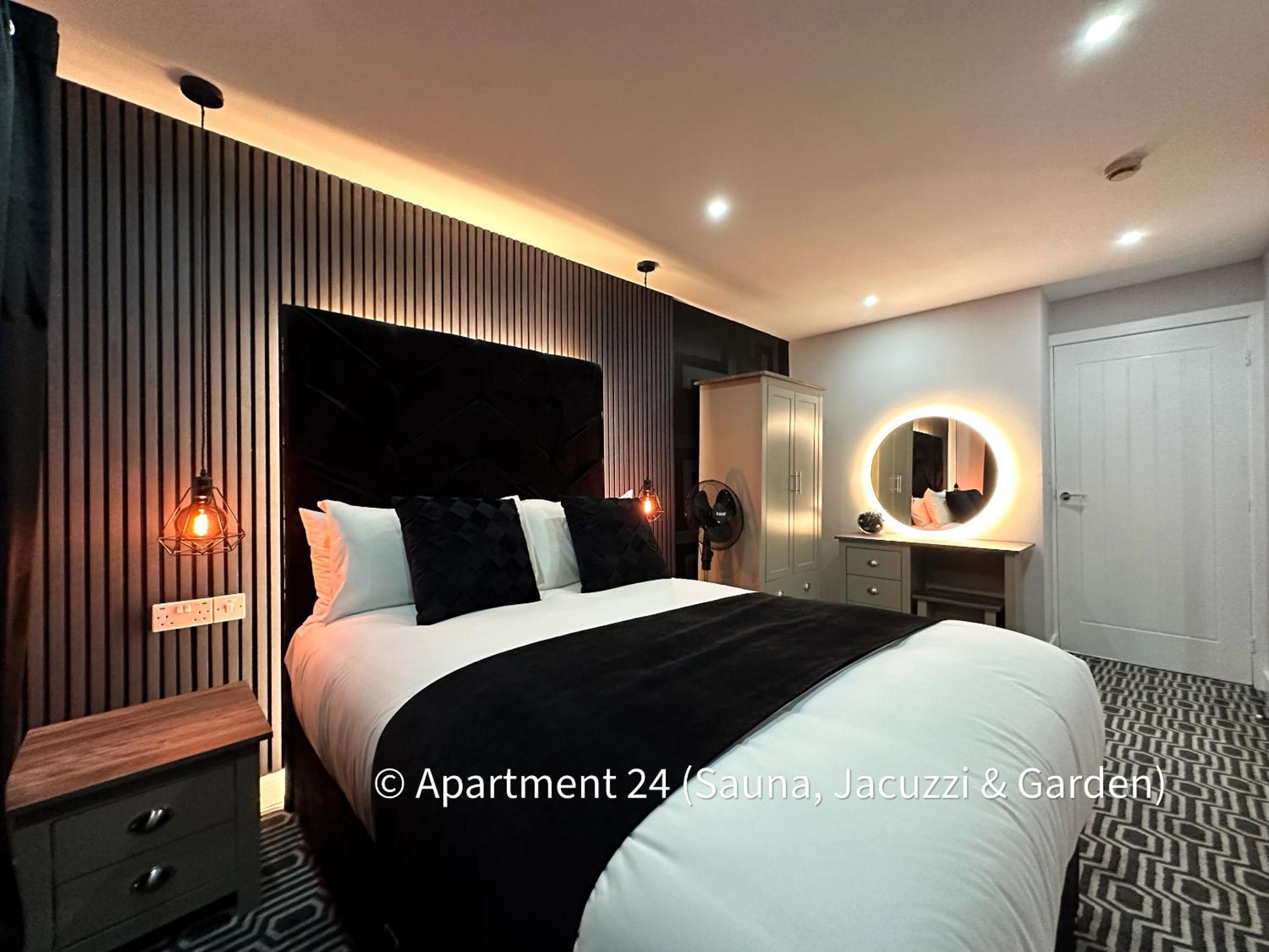One-Bedroom Apartment - Photo 1