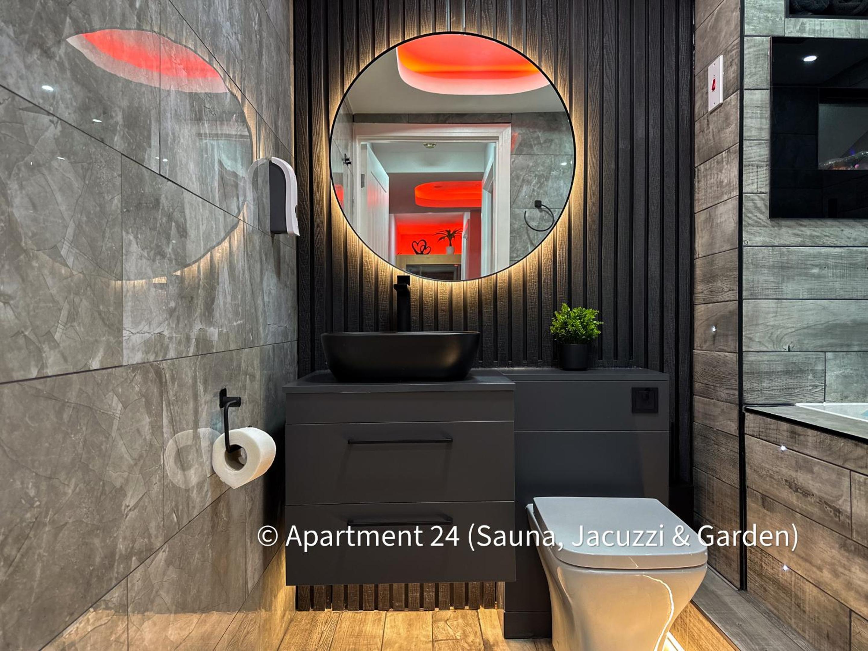 One-Bedroom Apartment - Photo 32