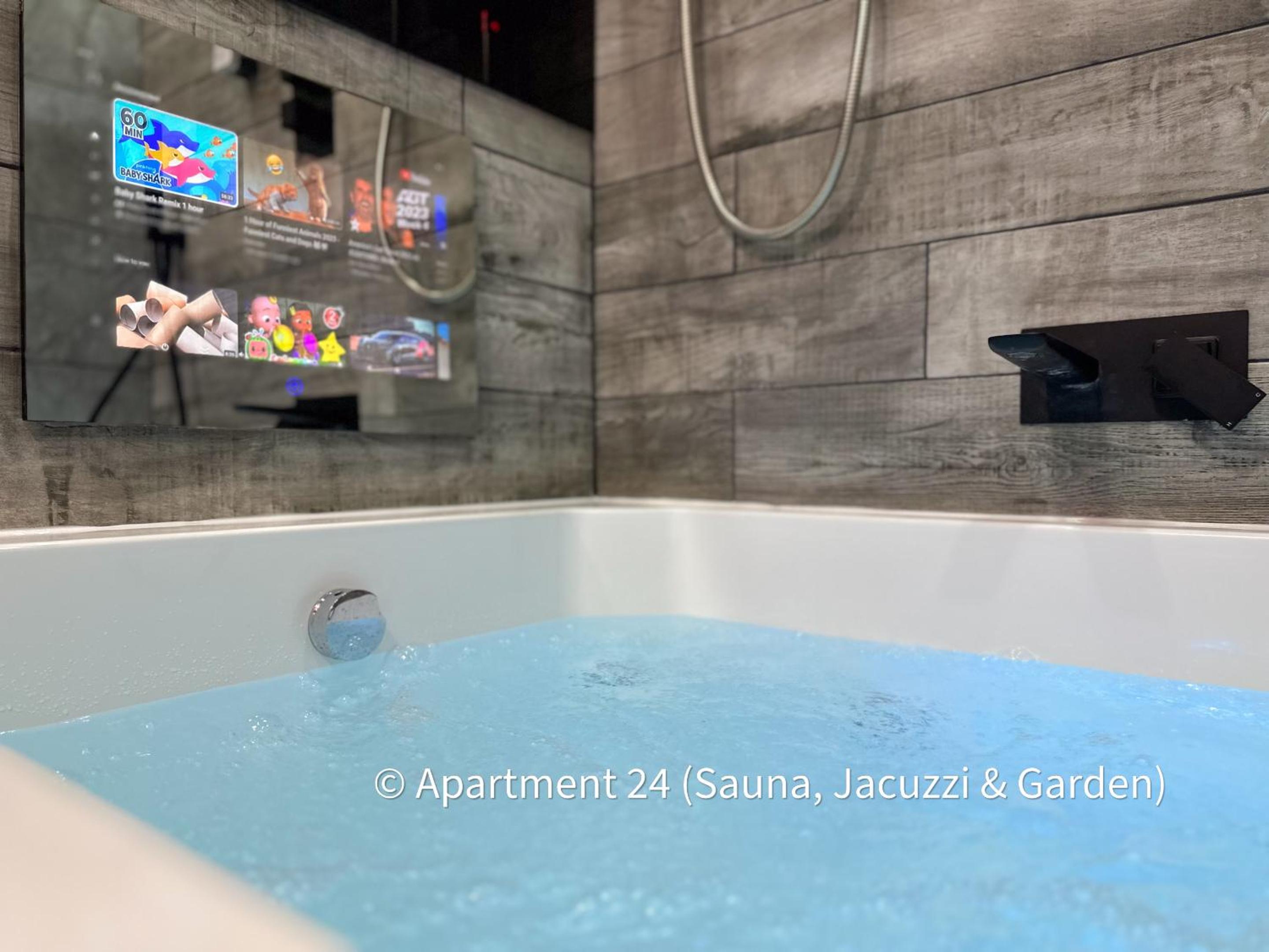 One-Bedroom Apartment - Photo 2
