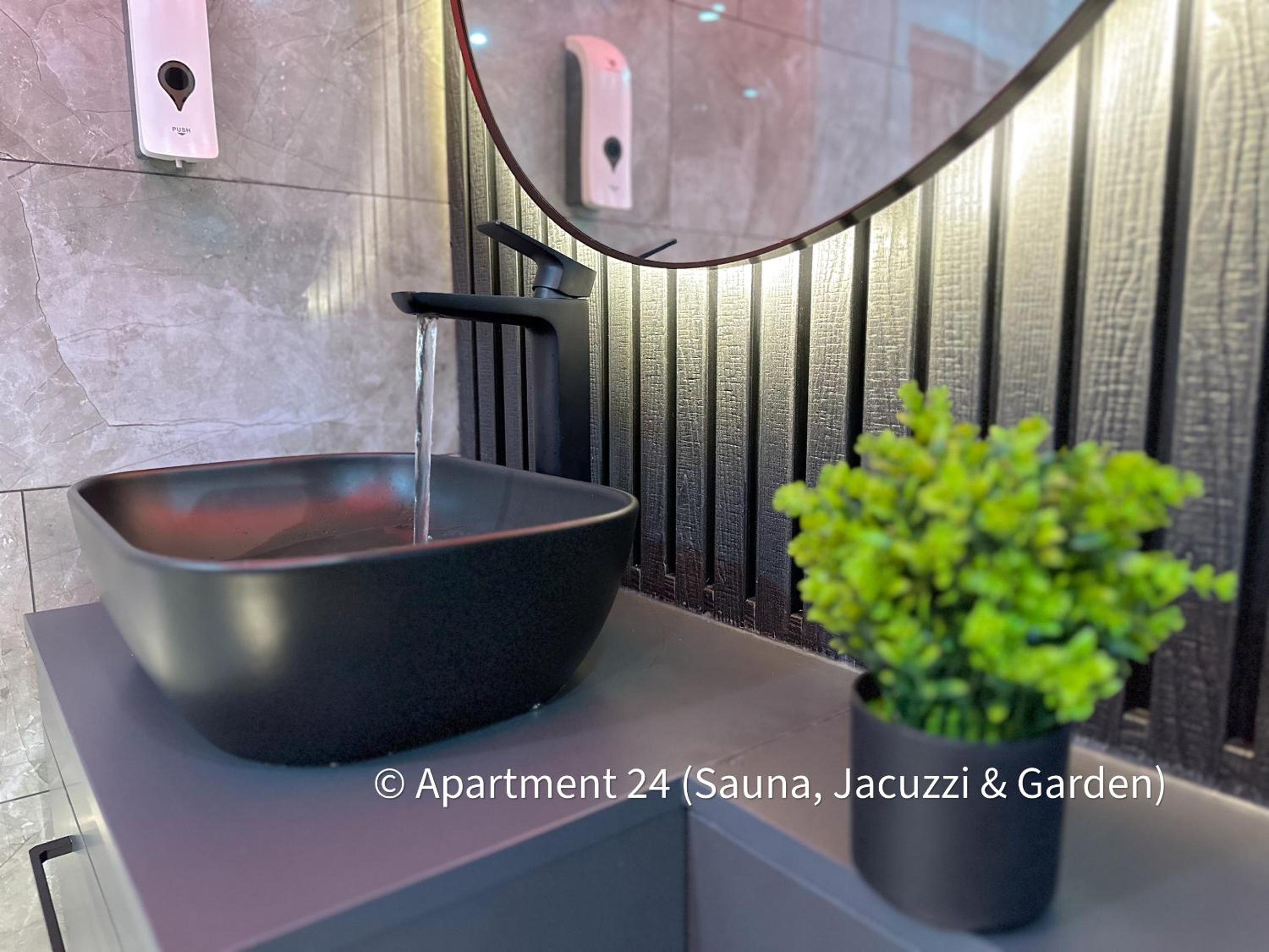 One-Bedroom Apartment - Photo 8