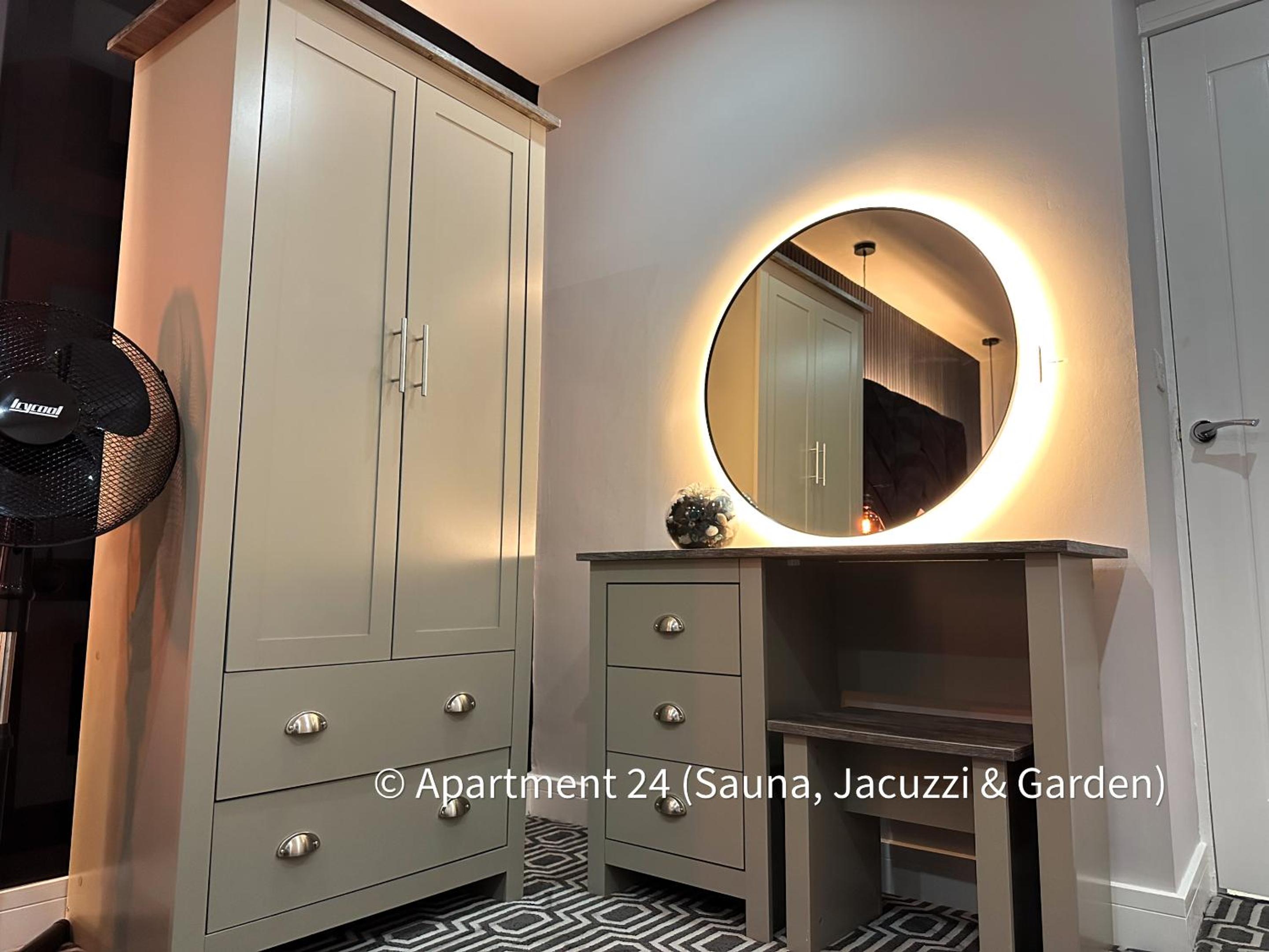 One-Bedroom Apartment - Photo 25
