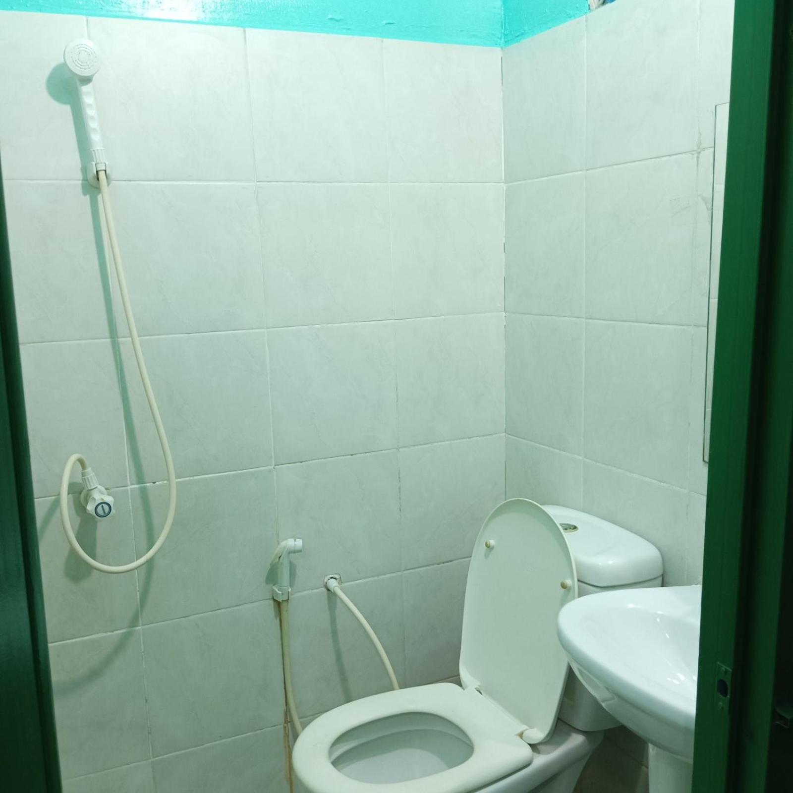 Single Room With Private Bathroom photo 3