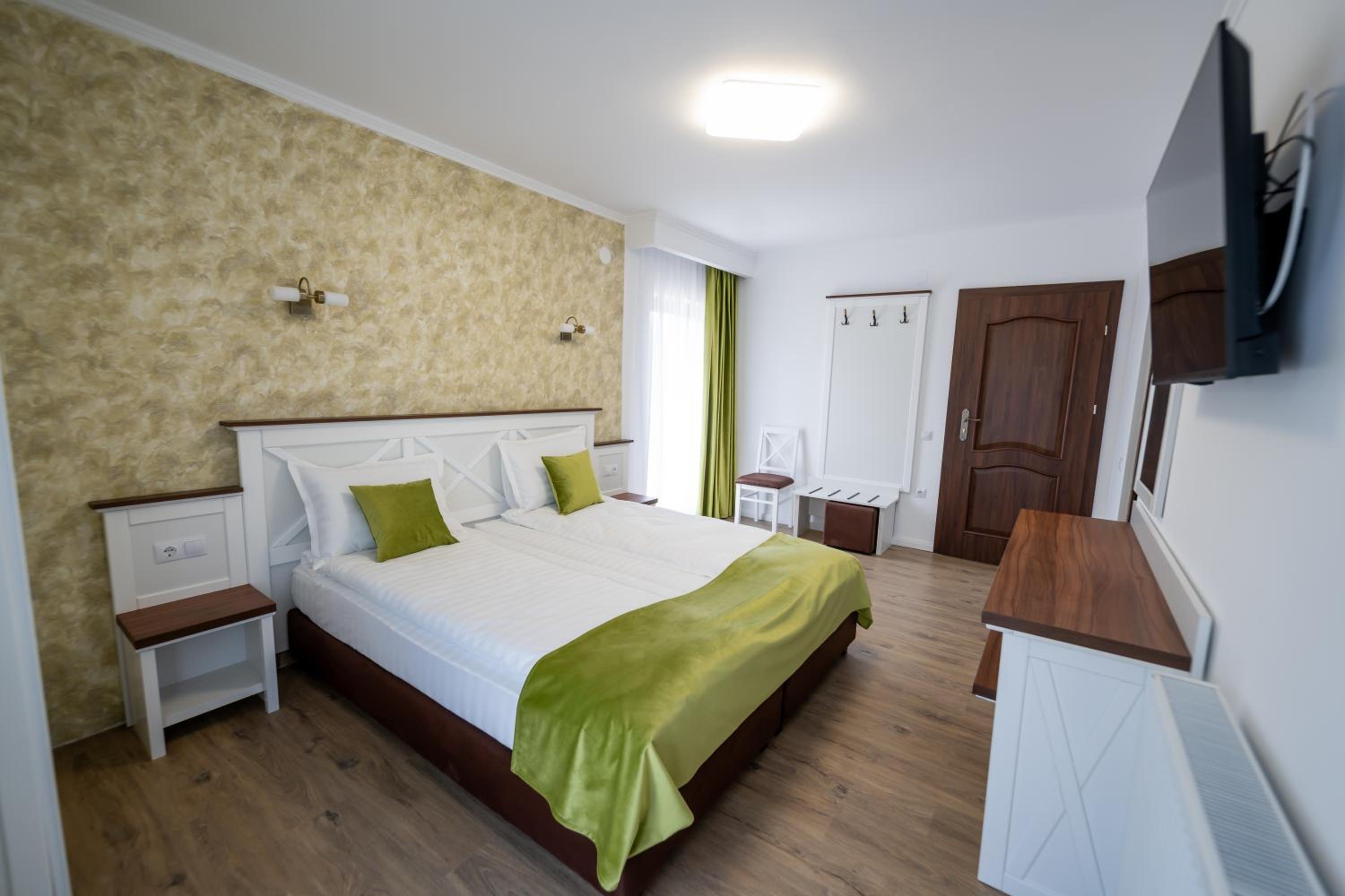 King Room with Balcony photo 2