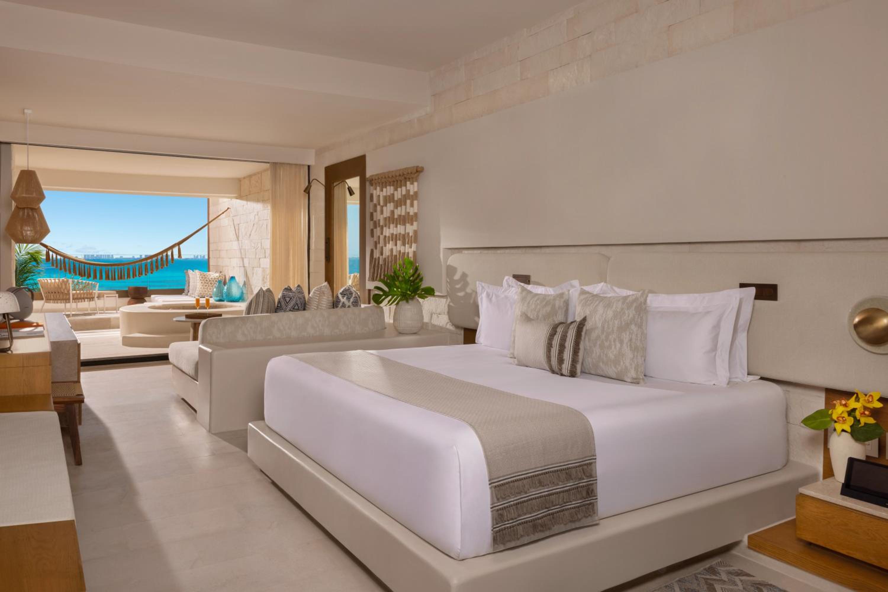 Paramount Suite - Oceanfront - Photo 1