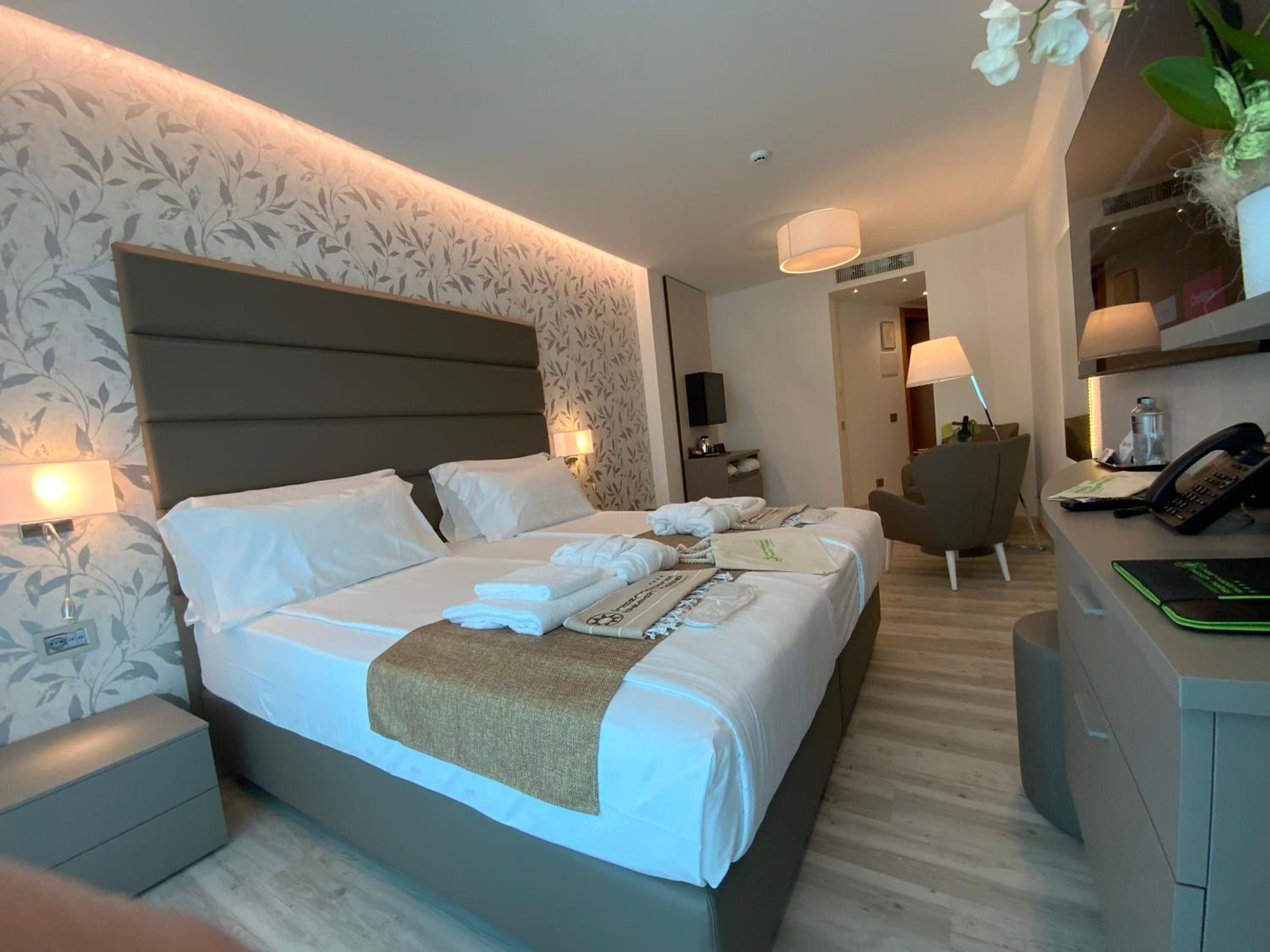 Junior Suite - Photo 1
