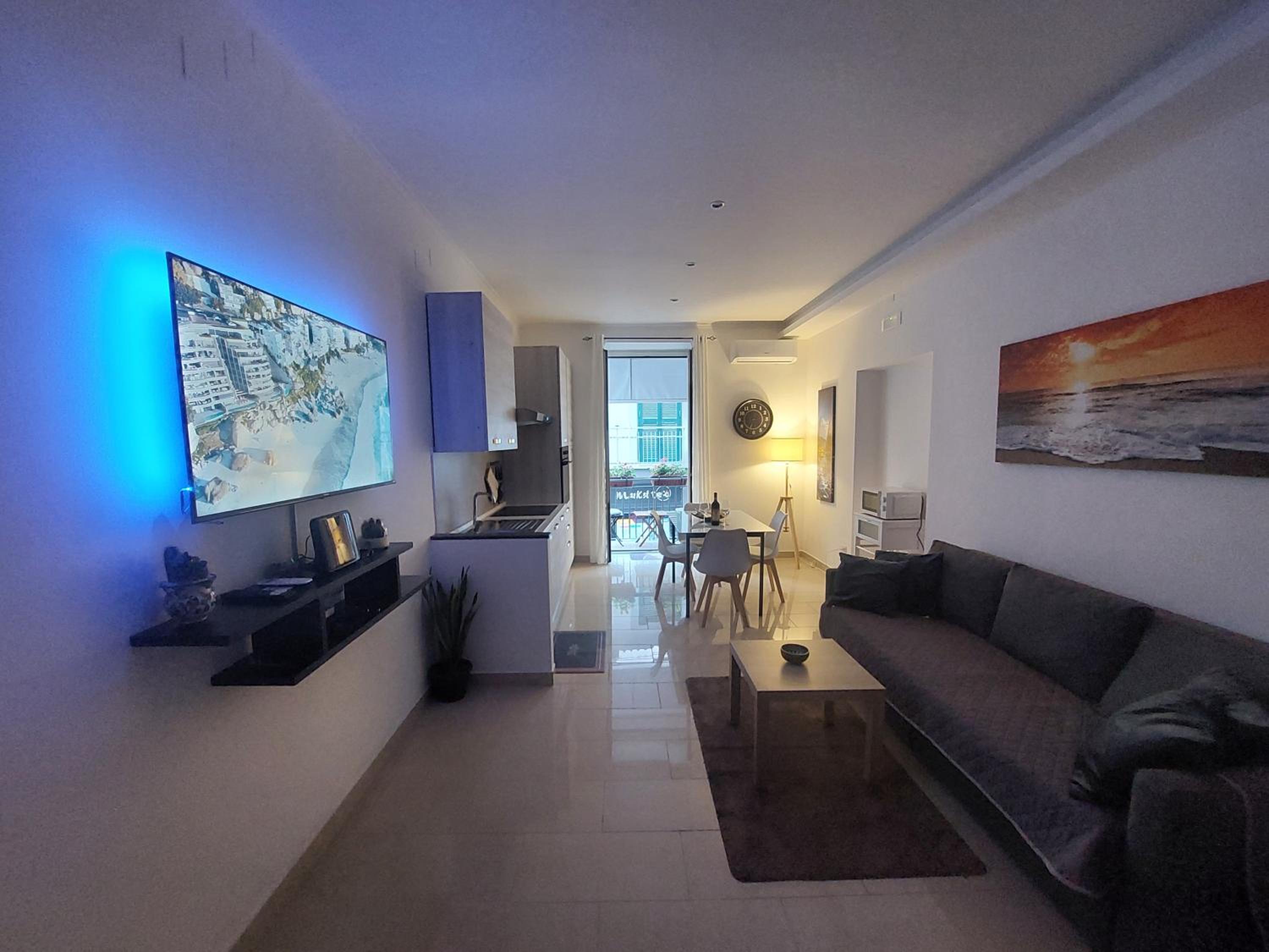 One-Bedroom Apartment photo 2