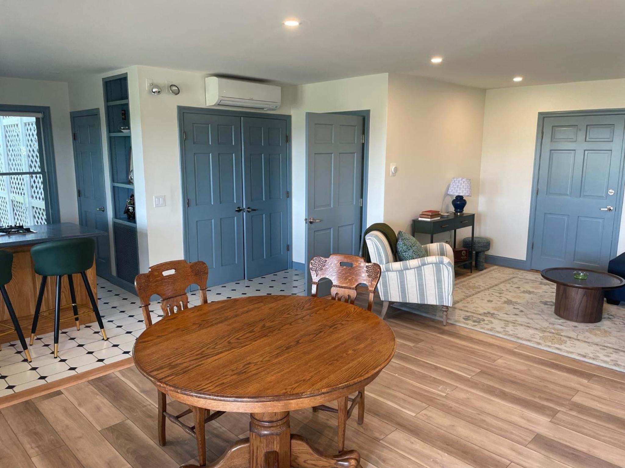 Suite with Balcony - Photo 4
