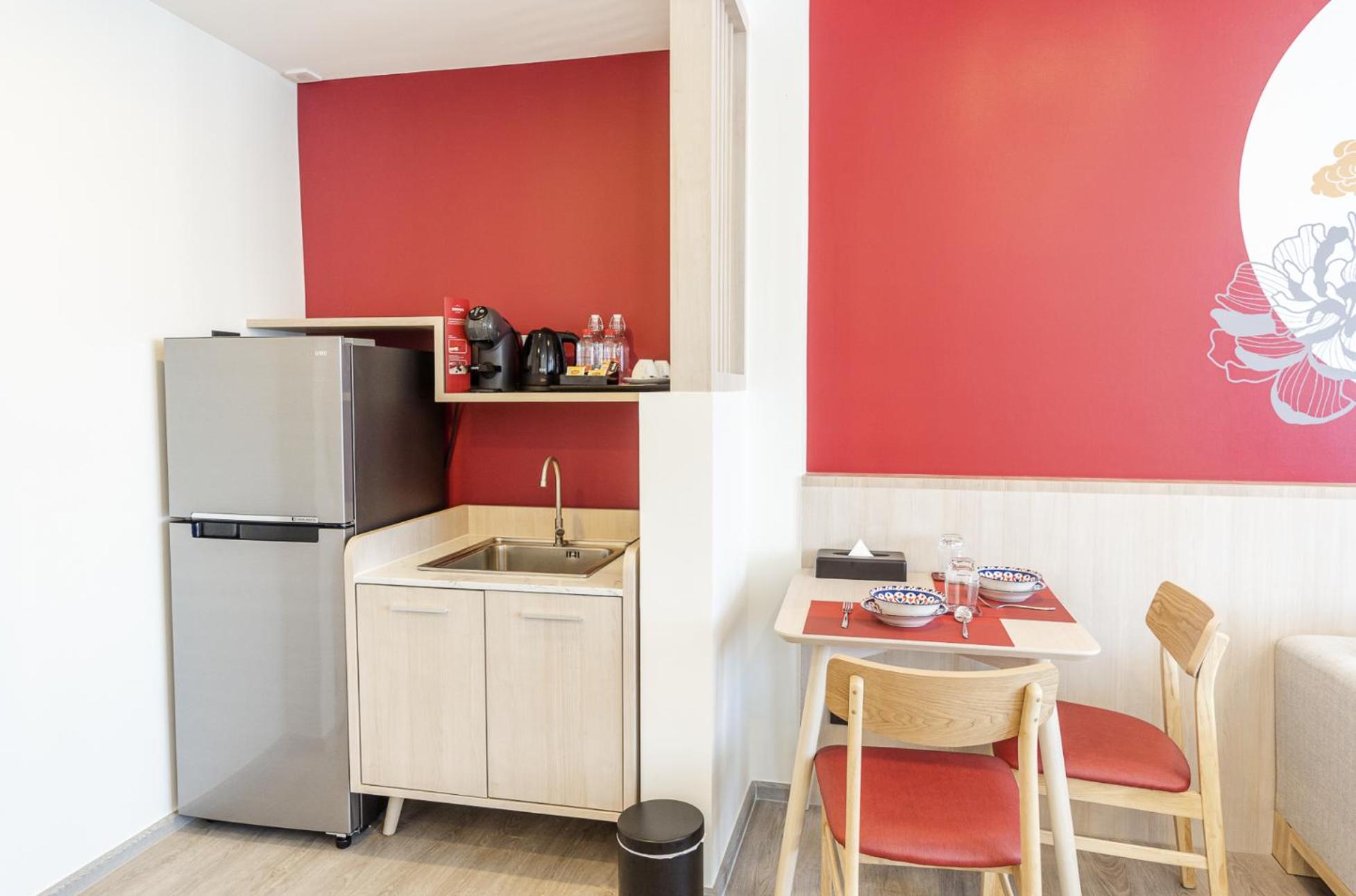 Executive Suite - Photo 4