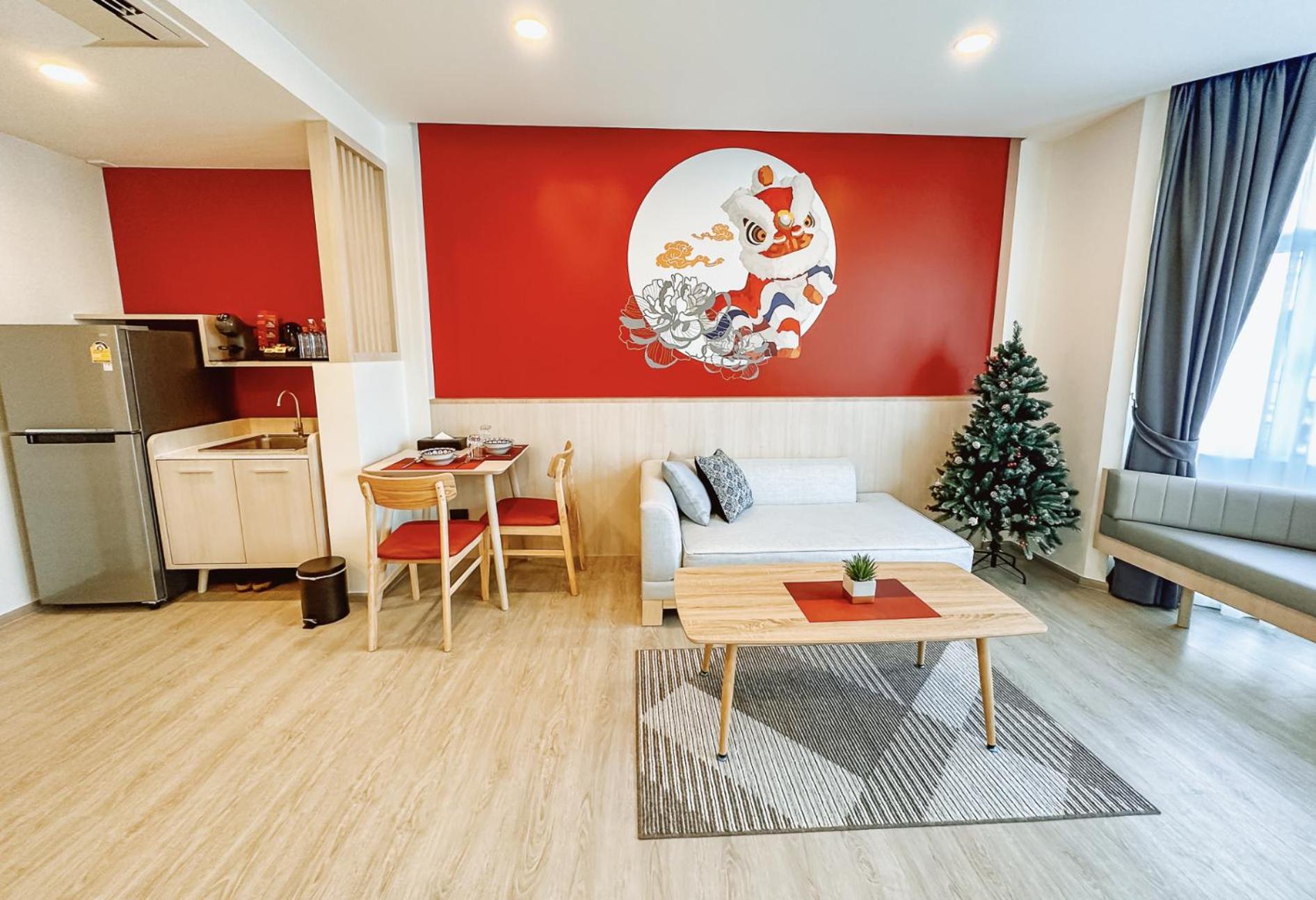 Executive Suite - Photo 5