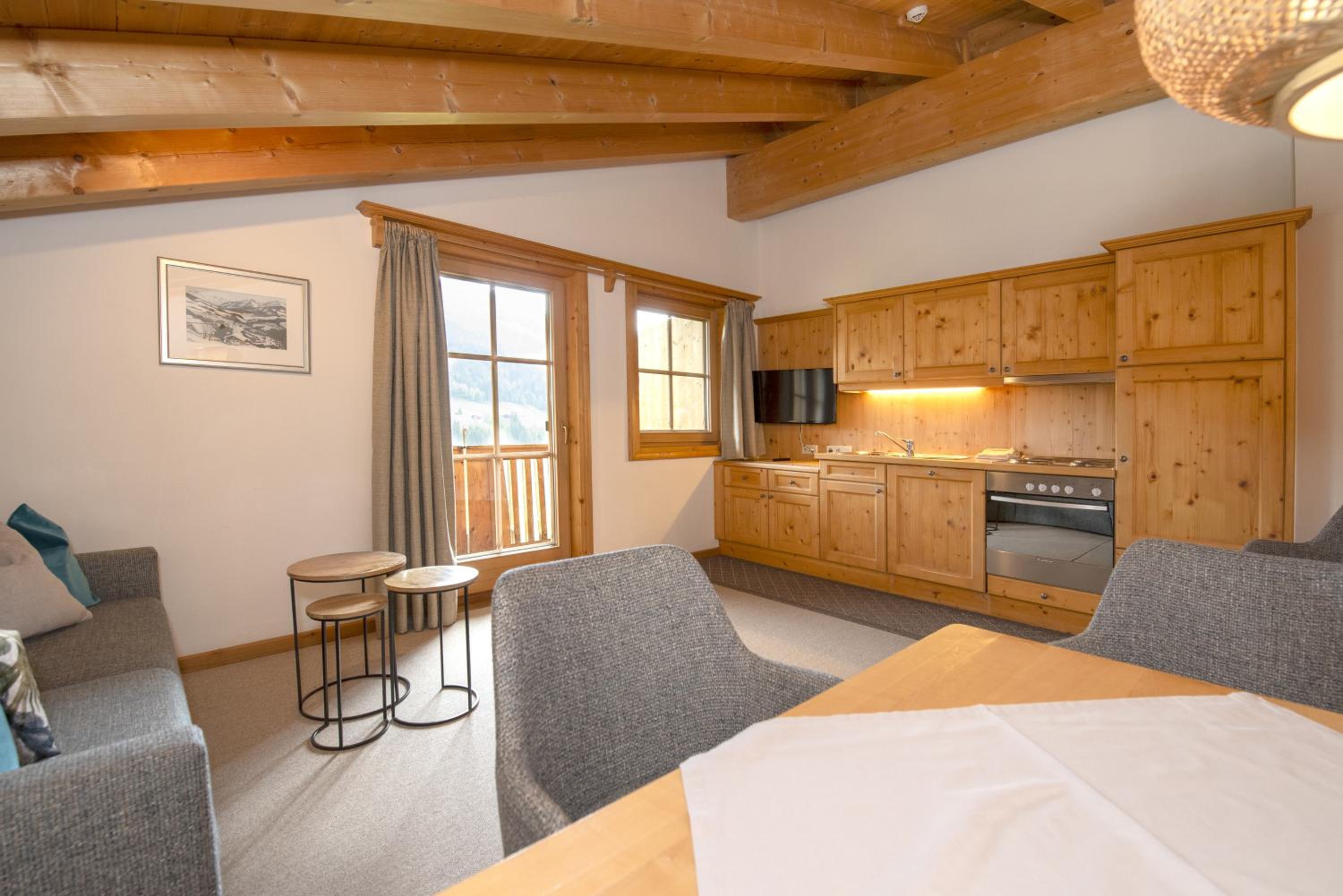 Two-Bedroom Apartment with Balcony photo 3