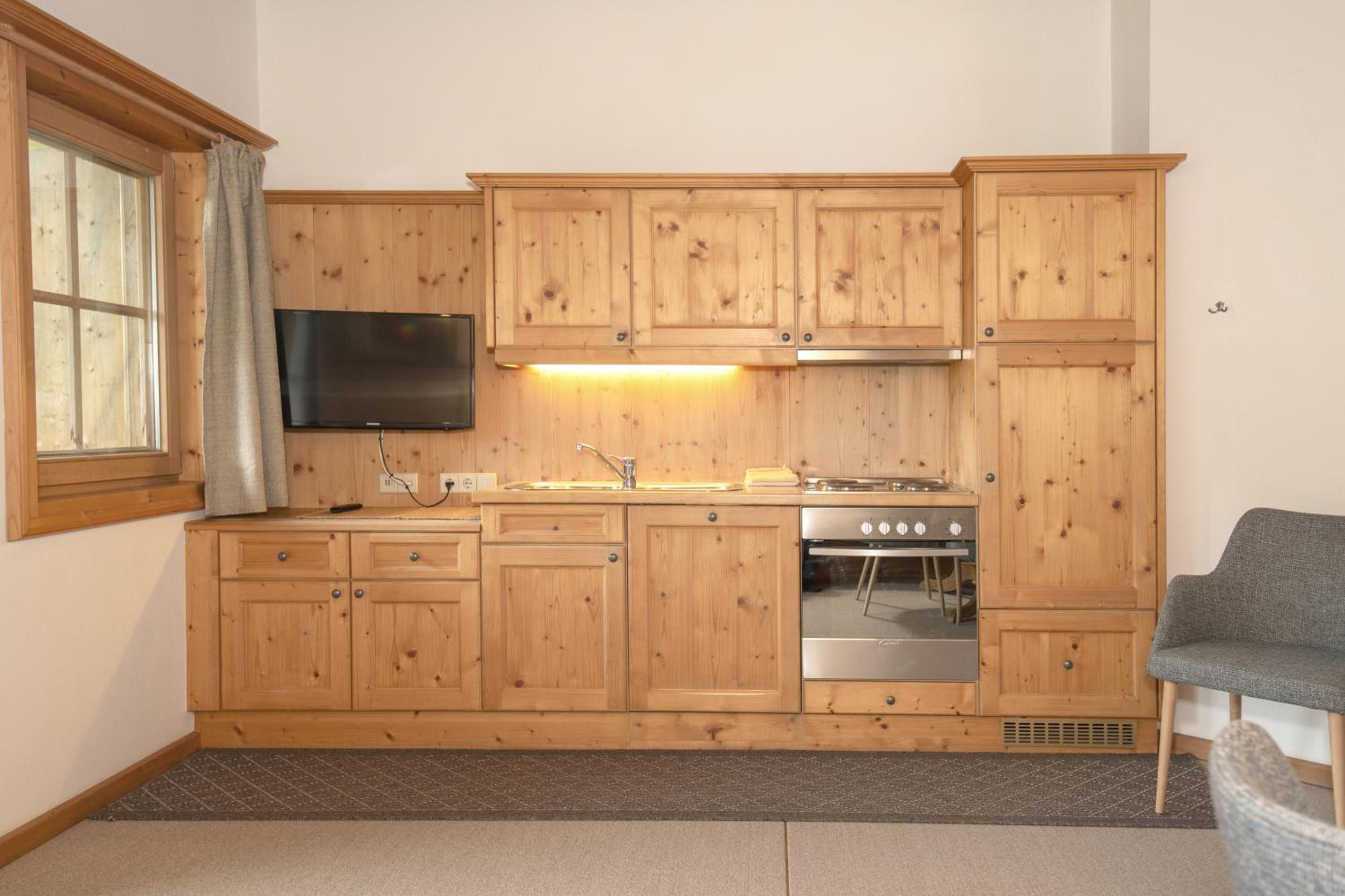Two-Bedroom Apartment with Balcony photo 2