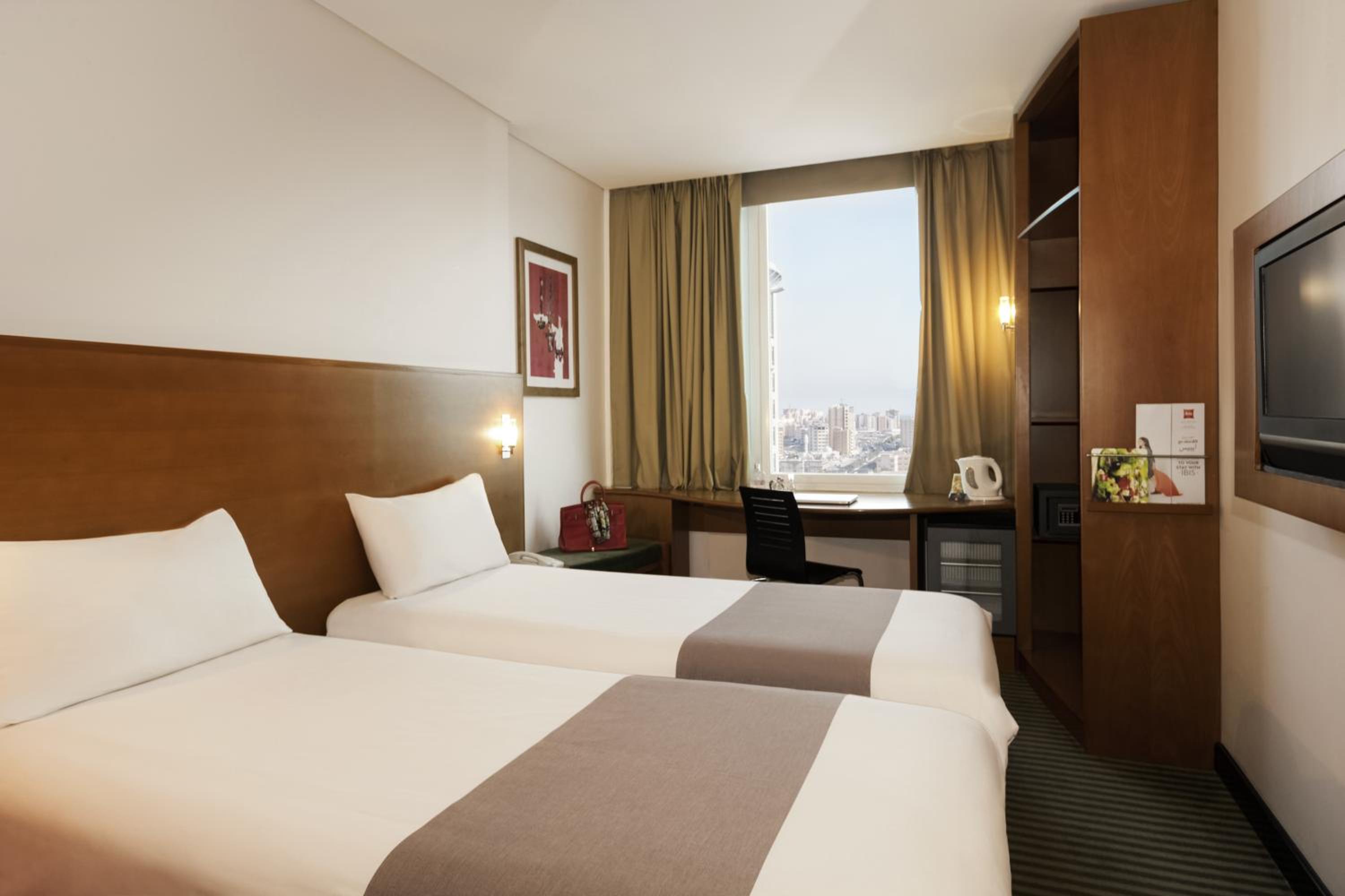 Standard Twin Room - Photo 2