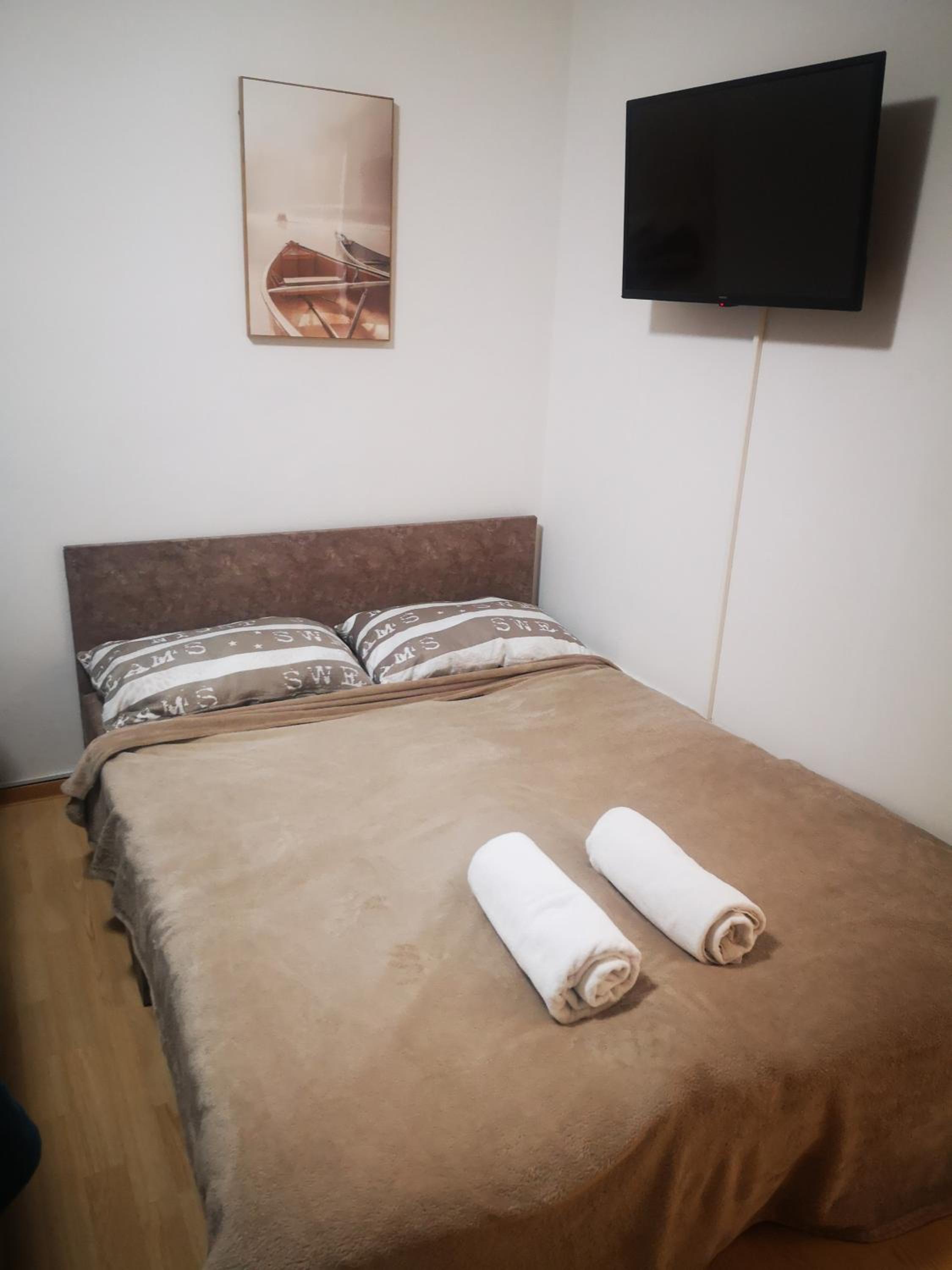 One-Bedroom Apartment - Photo 25
