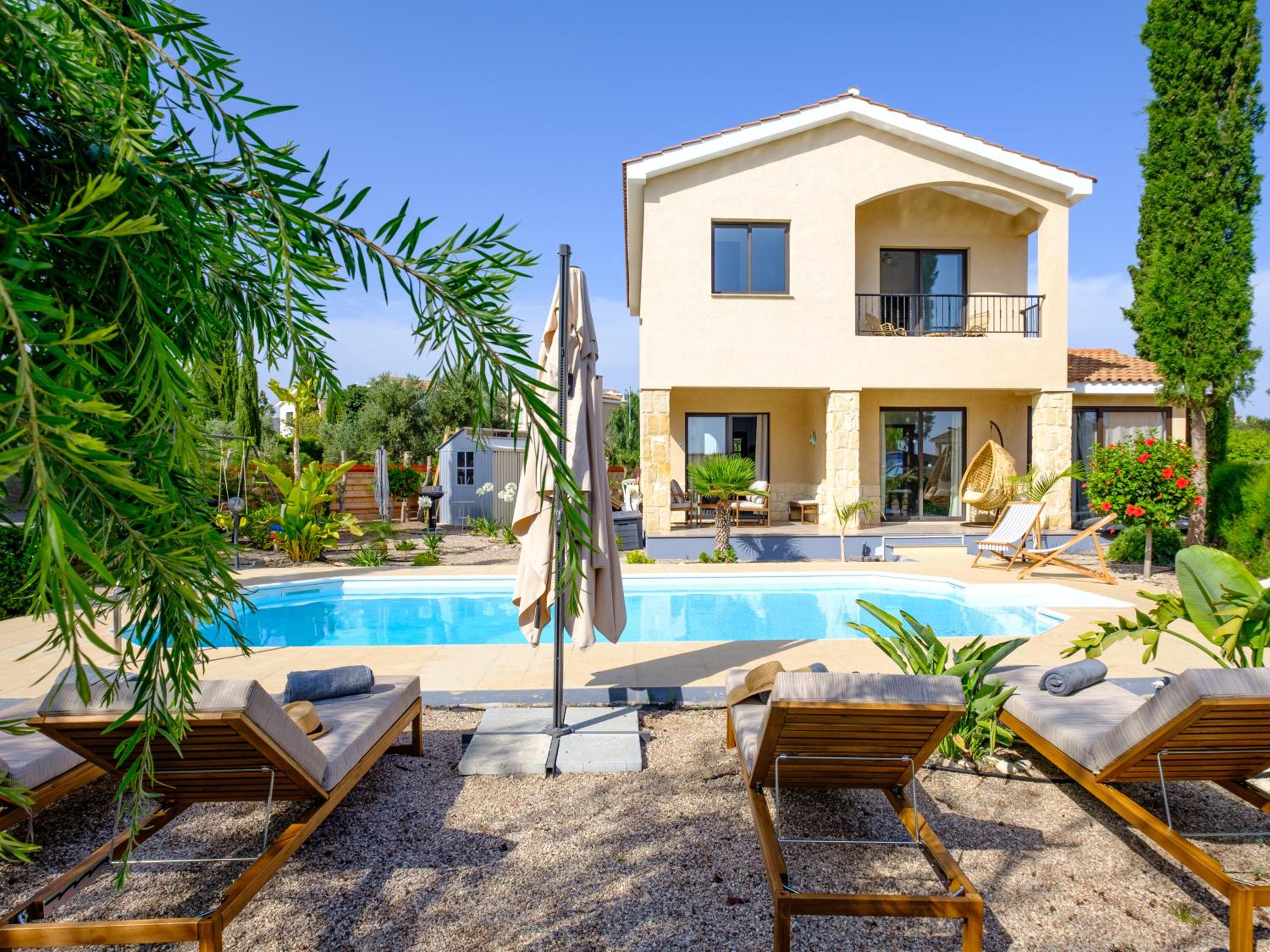 Three-Bedroom Villa photo 2