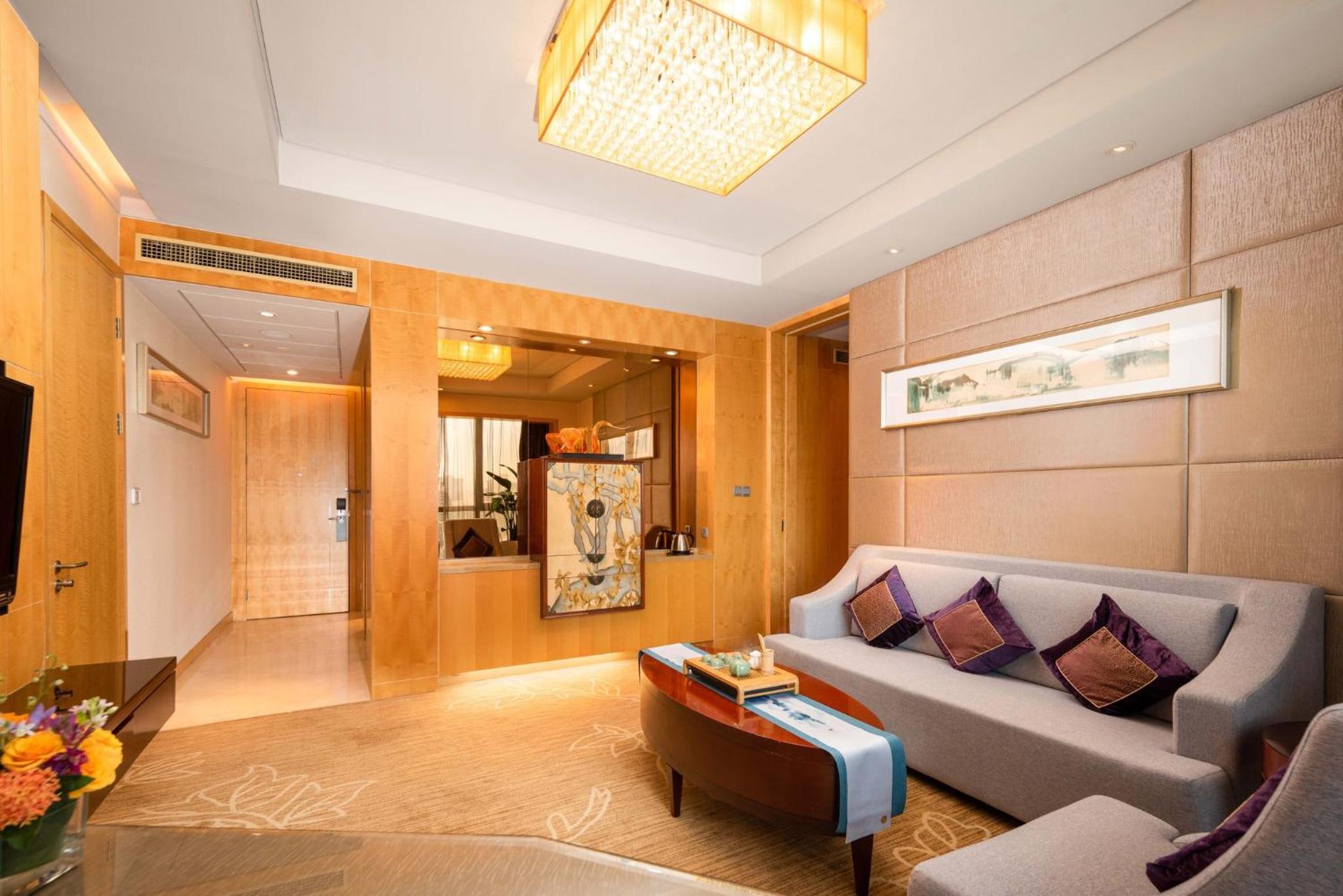 One-Bedroom Suite - Photo 1