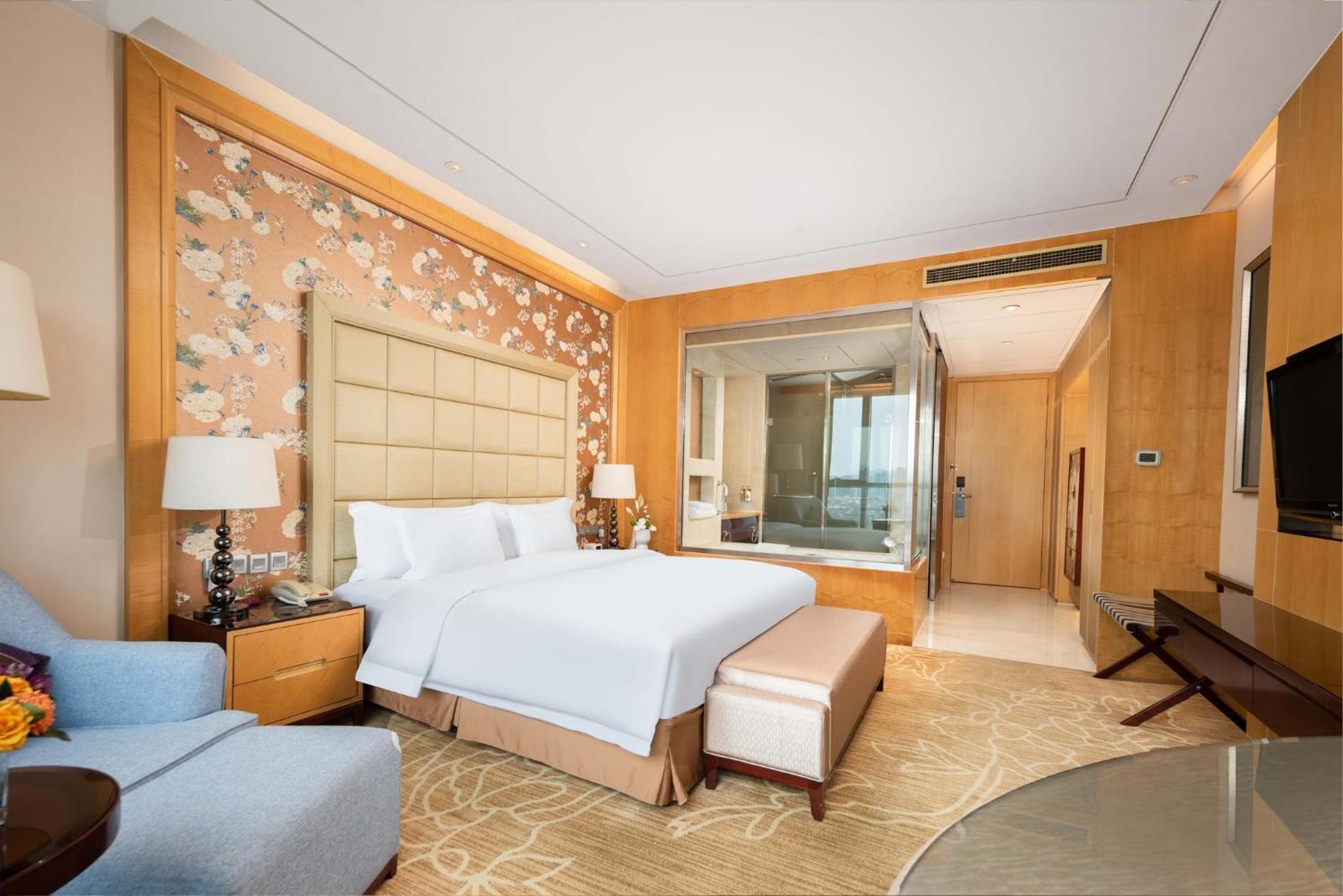 Standard King Room - Photo 3