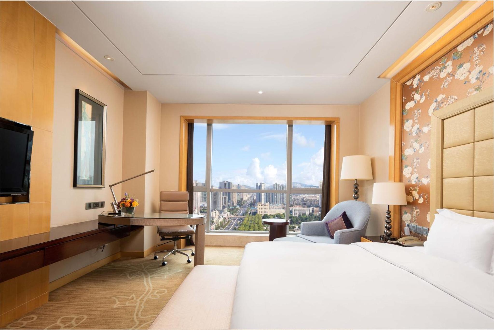 Standard King Room - High Floor - Photo 4