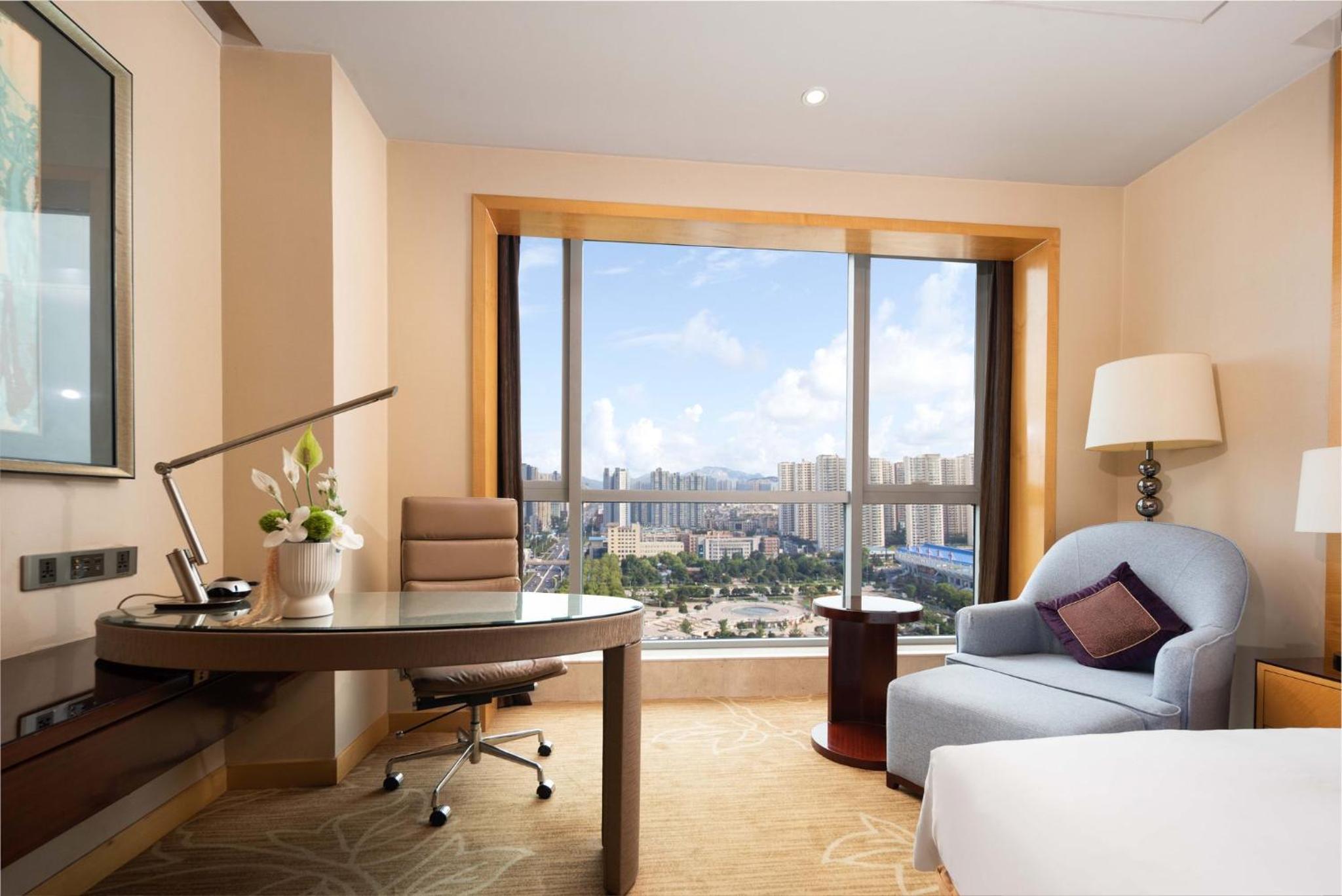 Standard King Room - High Floor - Photo 5