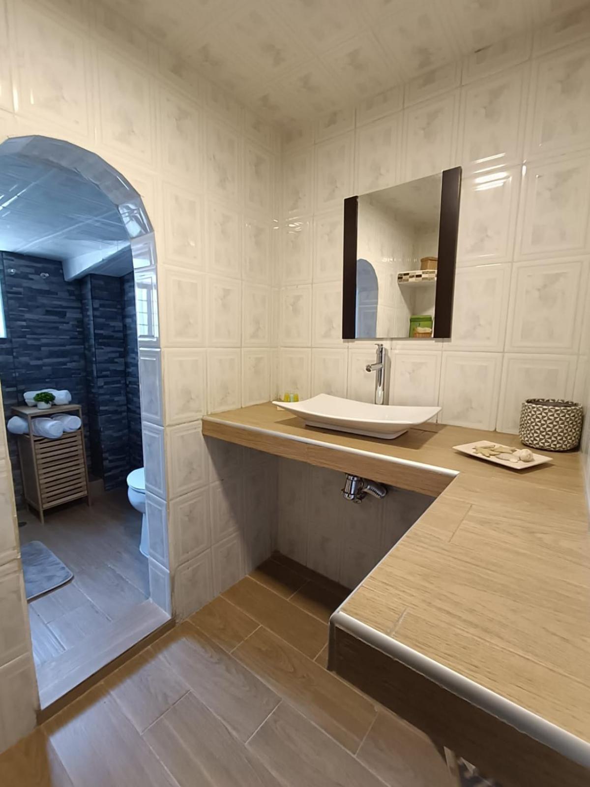Double Room with Private Bathroom photo 2