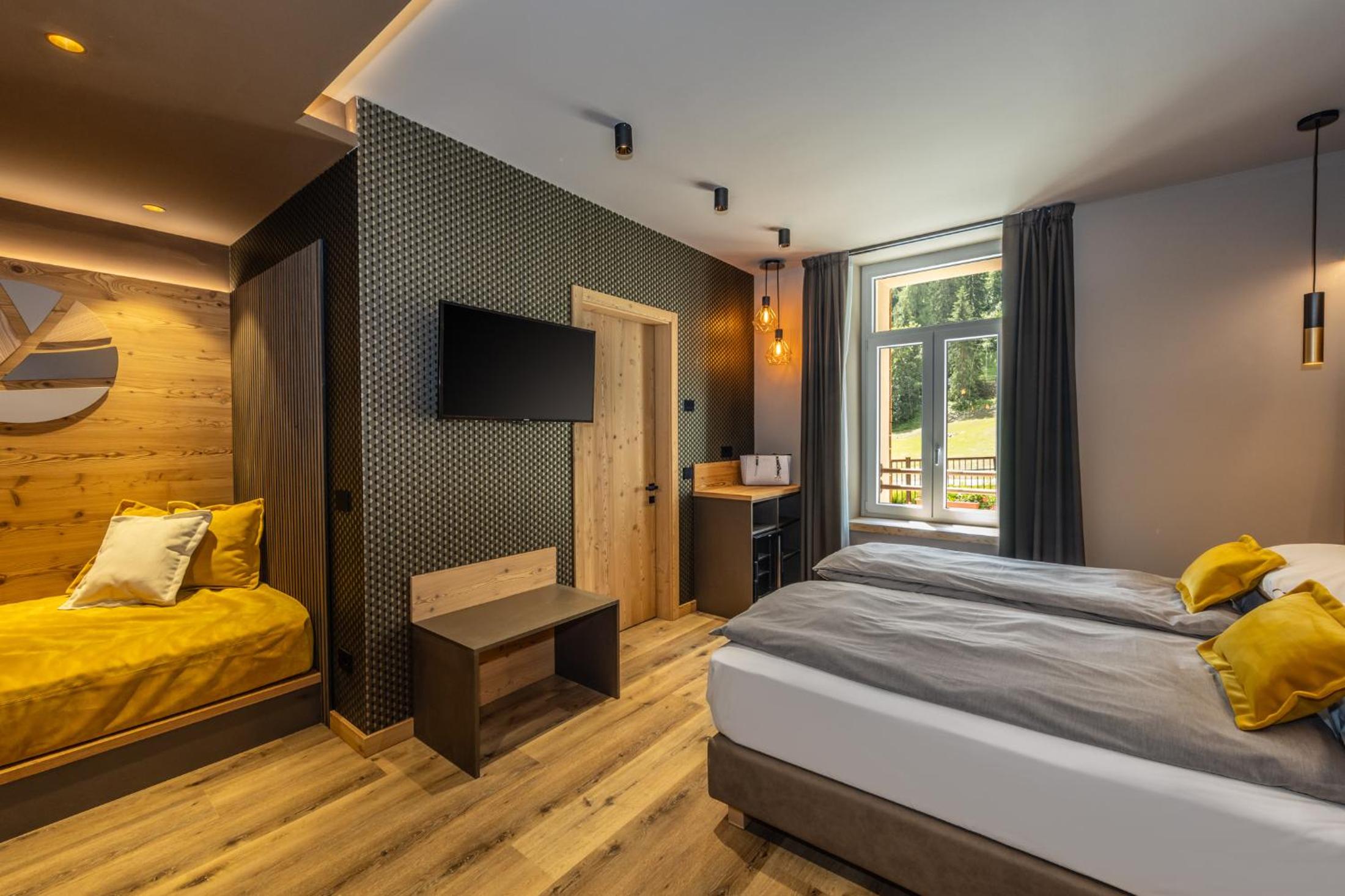 Deluxe King Room - Photo 5