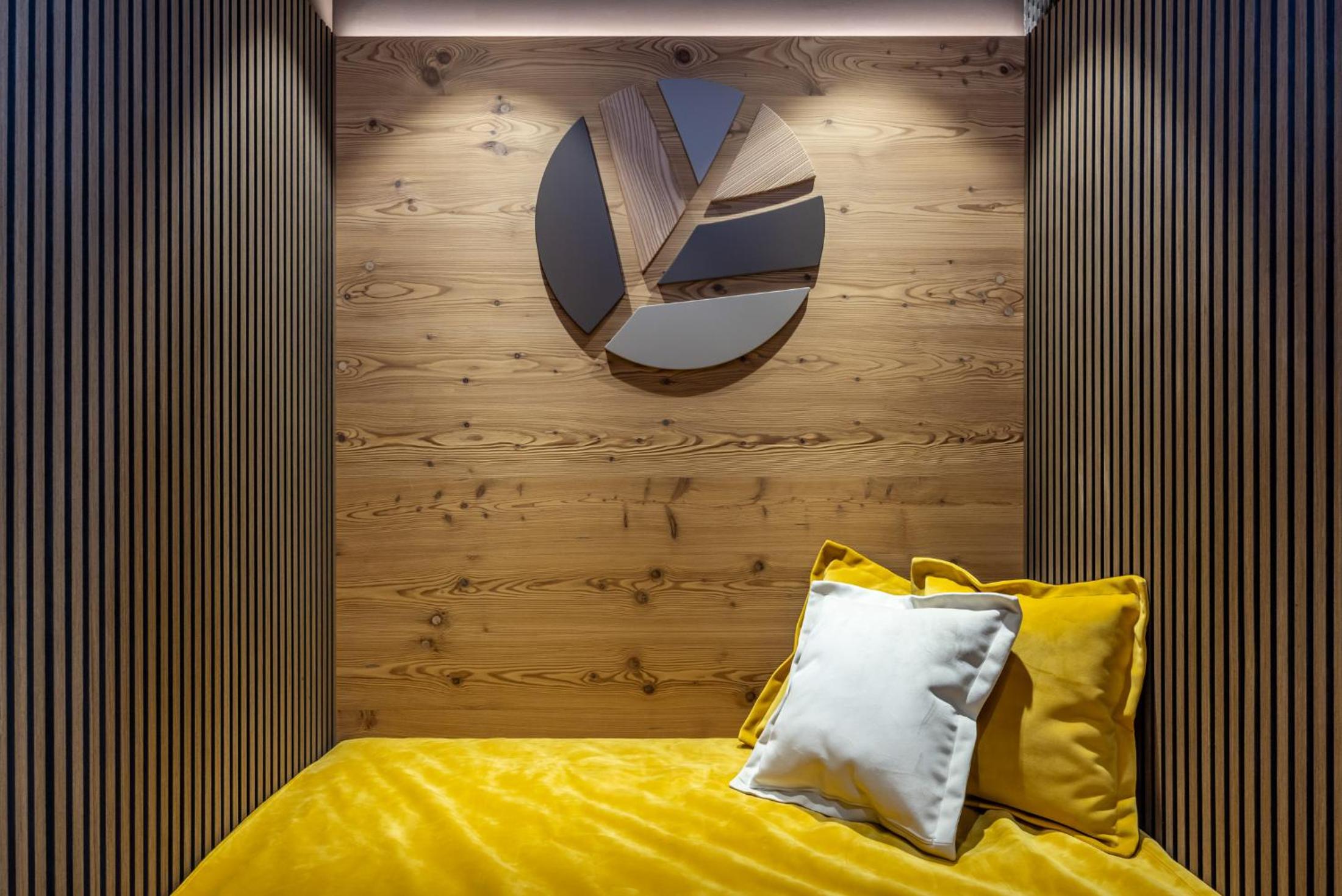 Deluxe King Room - Photo 6