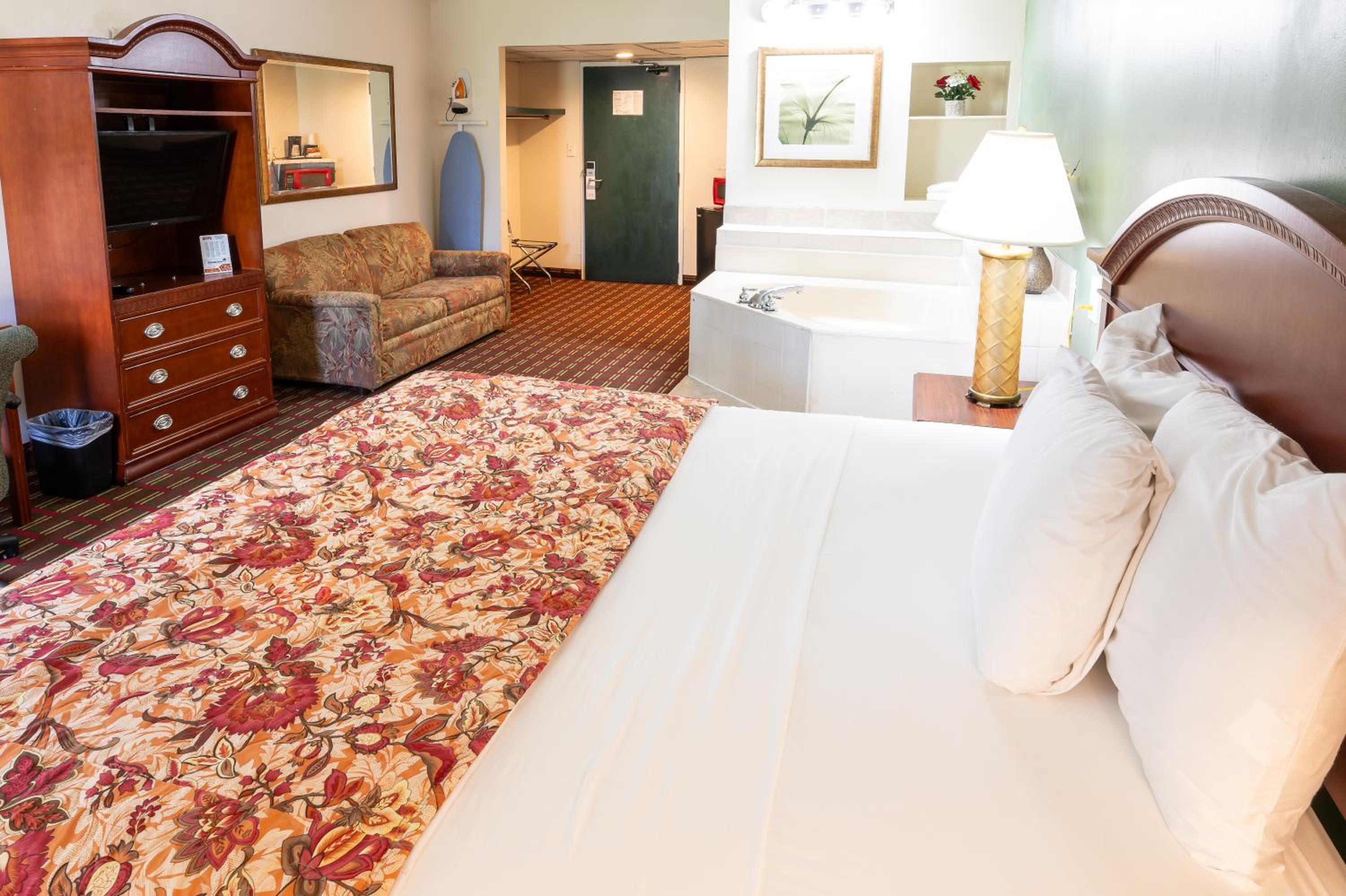 King Room with Spa Bath photo 2