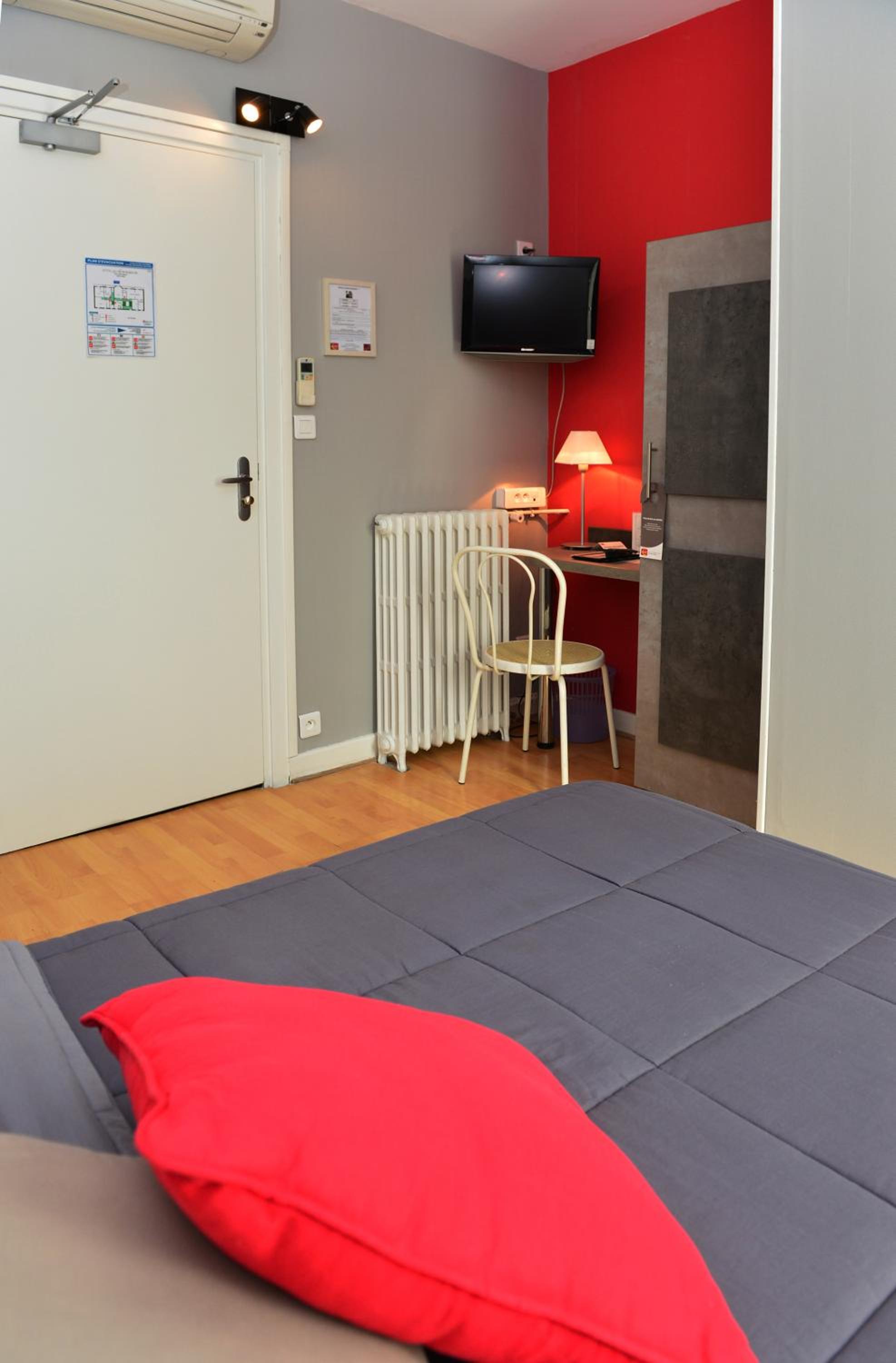 Single Room photo 3