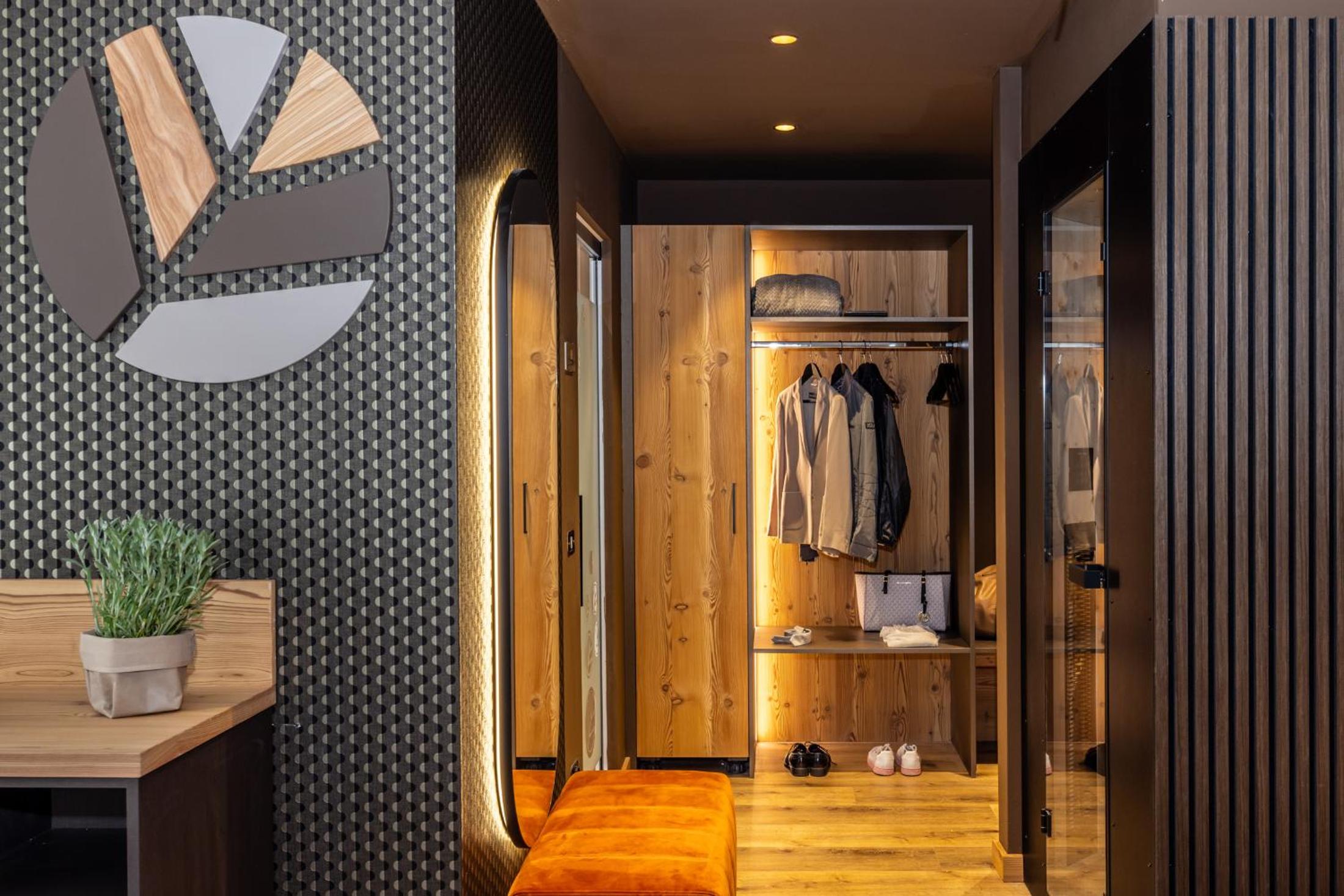Junior Suite with Sauna - Photo 3