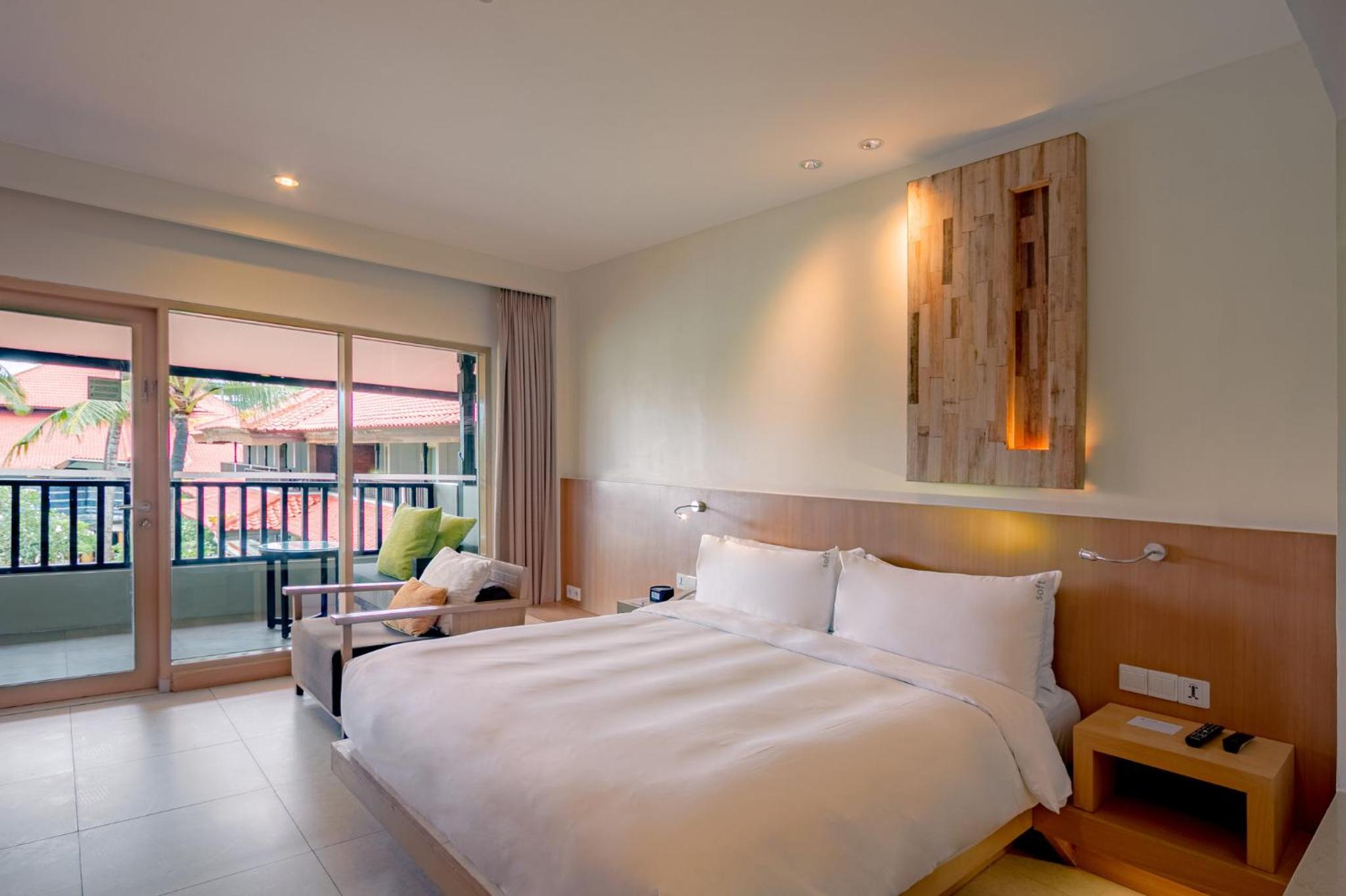 Premium King Room with Pool View