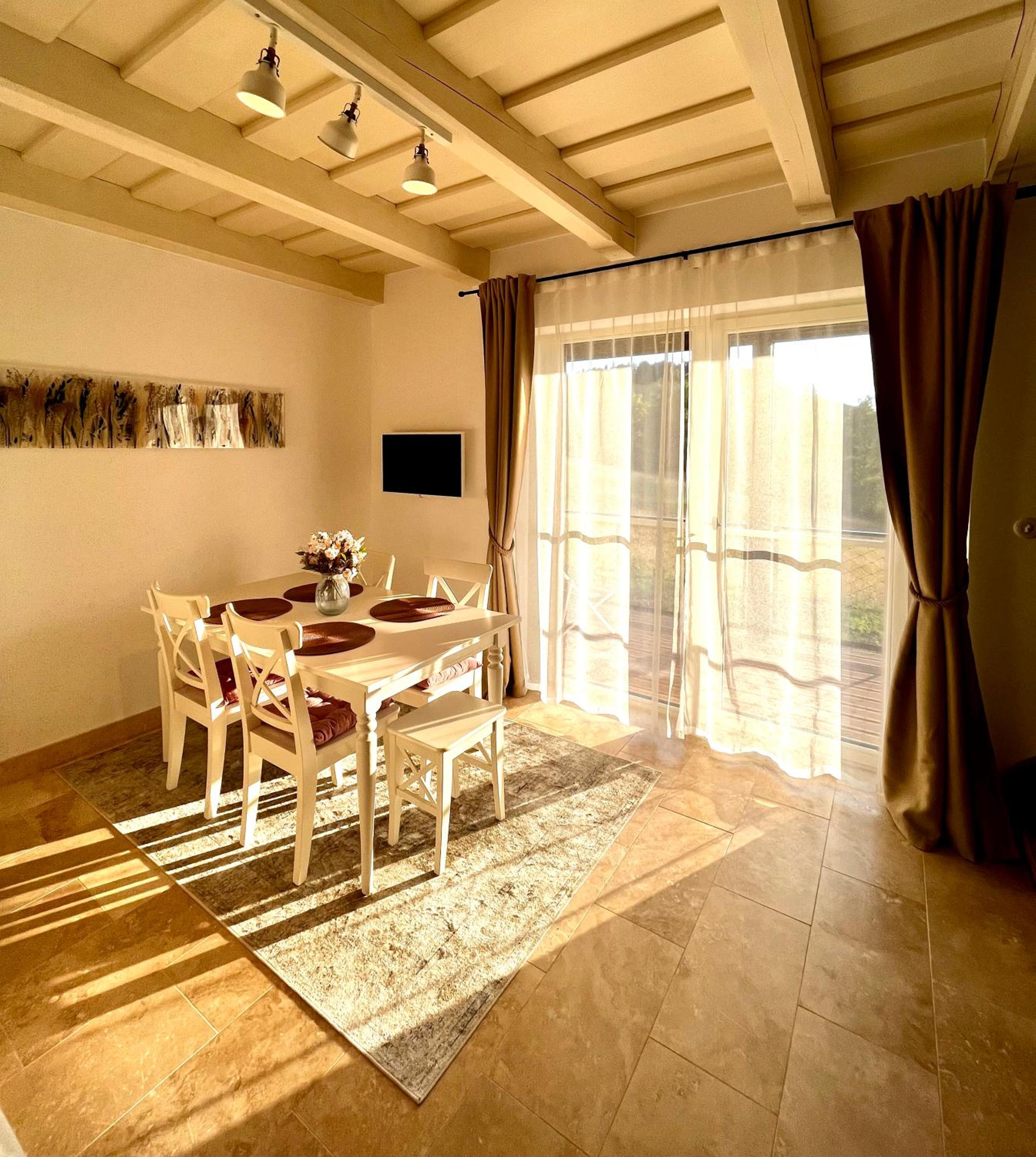 Suite with Mountain View photo 3